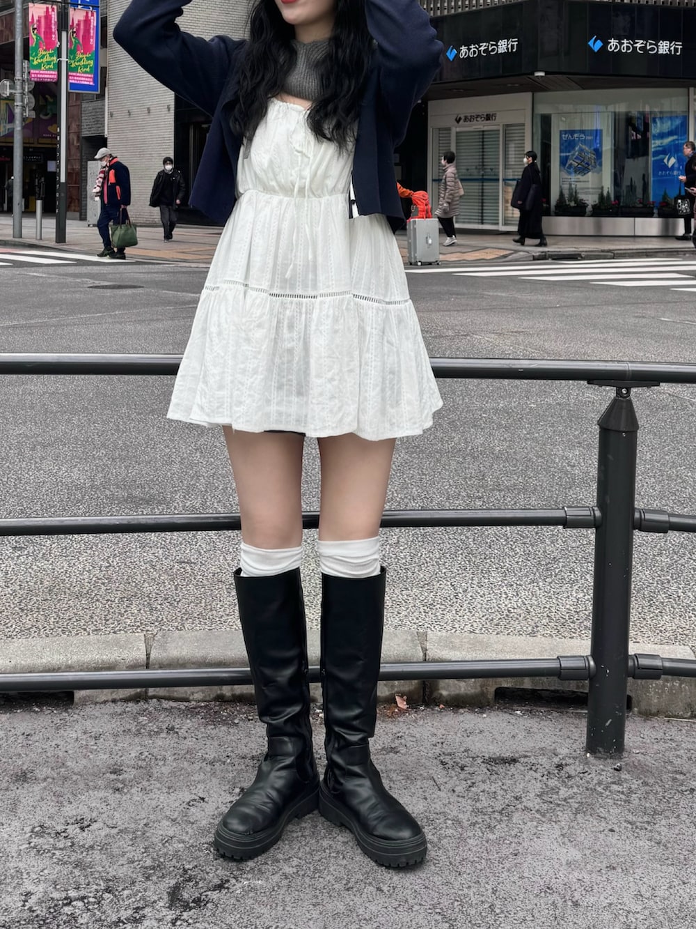「春服、春服みてみて、春コーデ、バラクラバ、キャミワンピ、キャミワンピース、カーディガン、カーディガンコーデ、ロングブーツ、韓国ファッション、ootd、mline」｜「mysticのアイテム（ブーツ、ブラック系）」を使った、たけかわ ななさん（レディース・162cm）の冬コーディネートの2枚目の写真