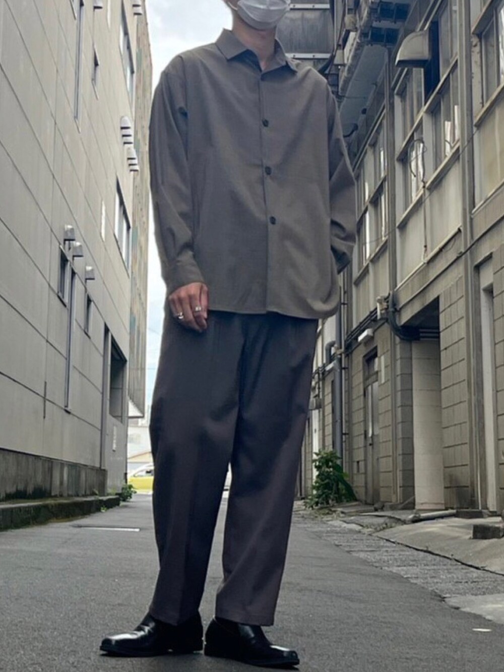 「チェック、チェックシャツ、チェックコーデ、シャツ、シャツスタイル、ブラウン、ブラウンコーデ、秋カラー、秋コーデ、キレイめ、秋服コーデ」｜「SENSE OF PLACE by URBAN RESEARCHのCARREMANシャツ（シャツ/ブラウス、ブラウン系）」を使った、りゅうさん（メンズ・172cm）の秋コーディネートの2枚目の写真