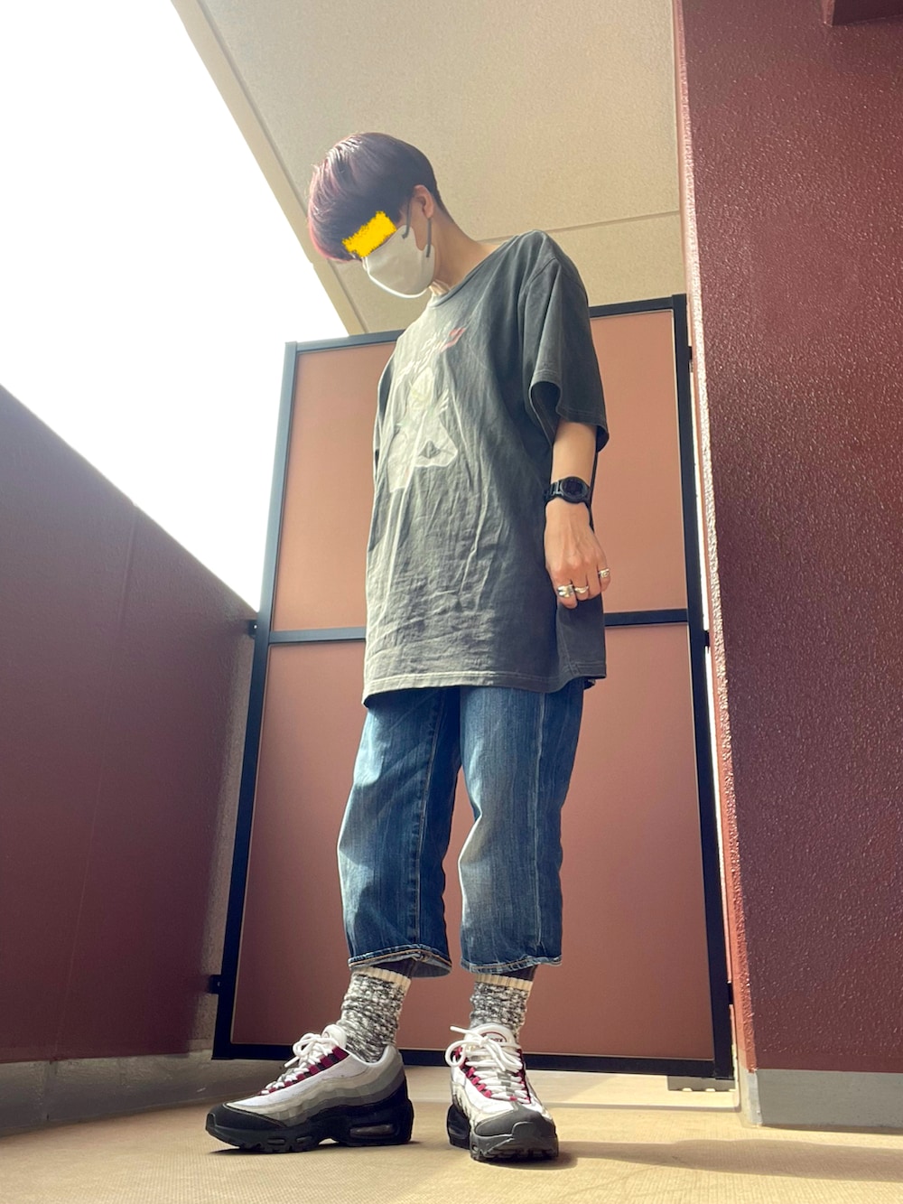 その他のTシャツ/カットソーを着用したレディースの秋コーディネートの2枚目の写真