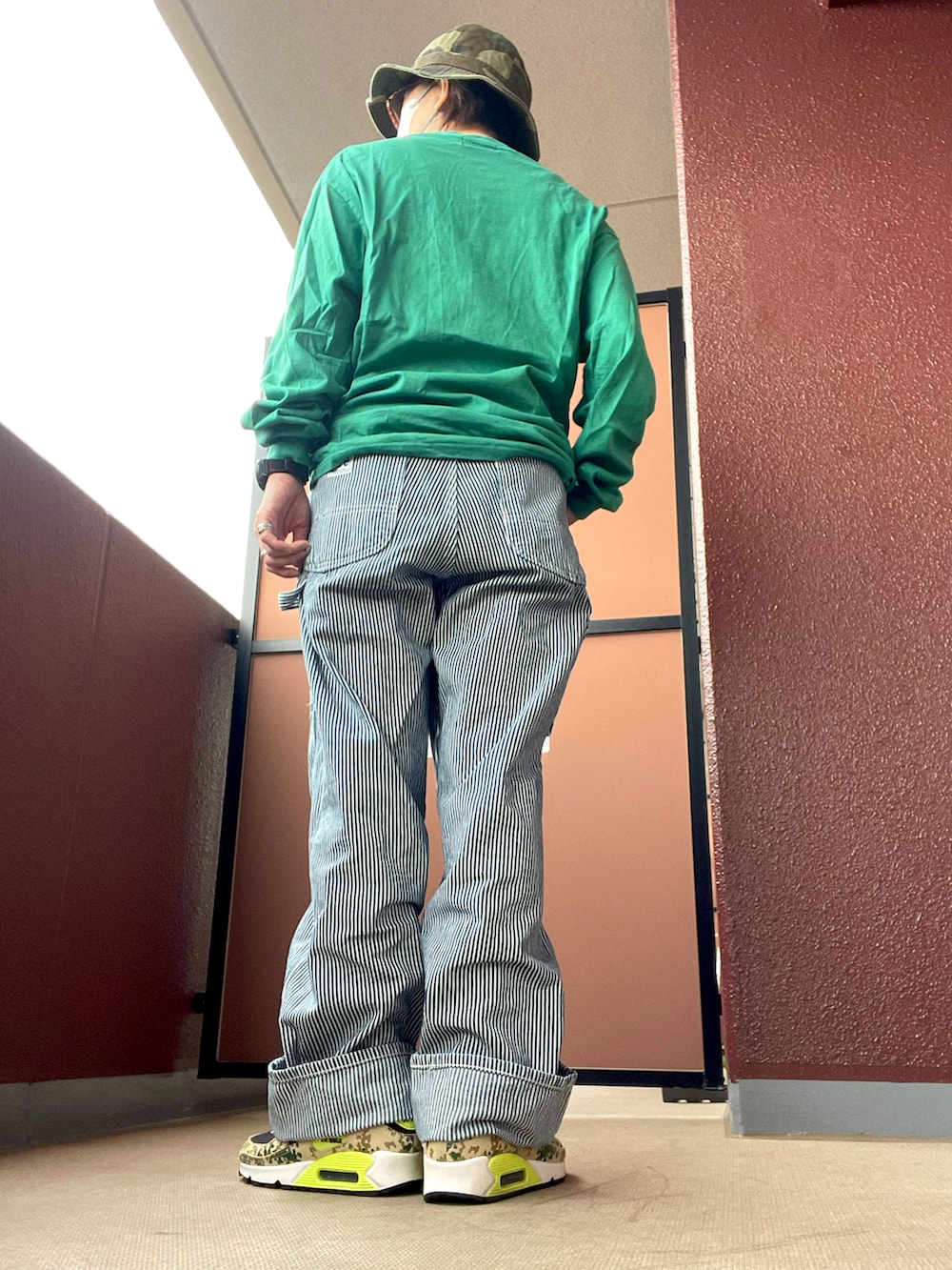 その他のTシャツ/カットソーを着用したレディースの夏コーディネートの3枚目の写真