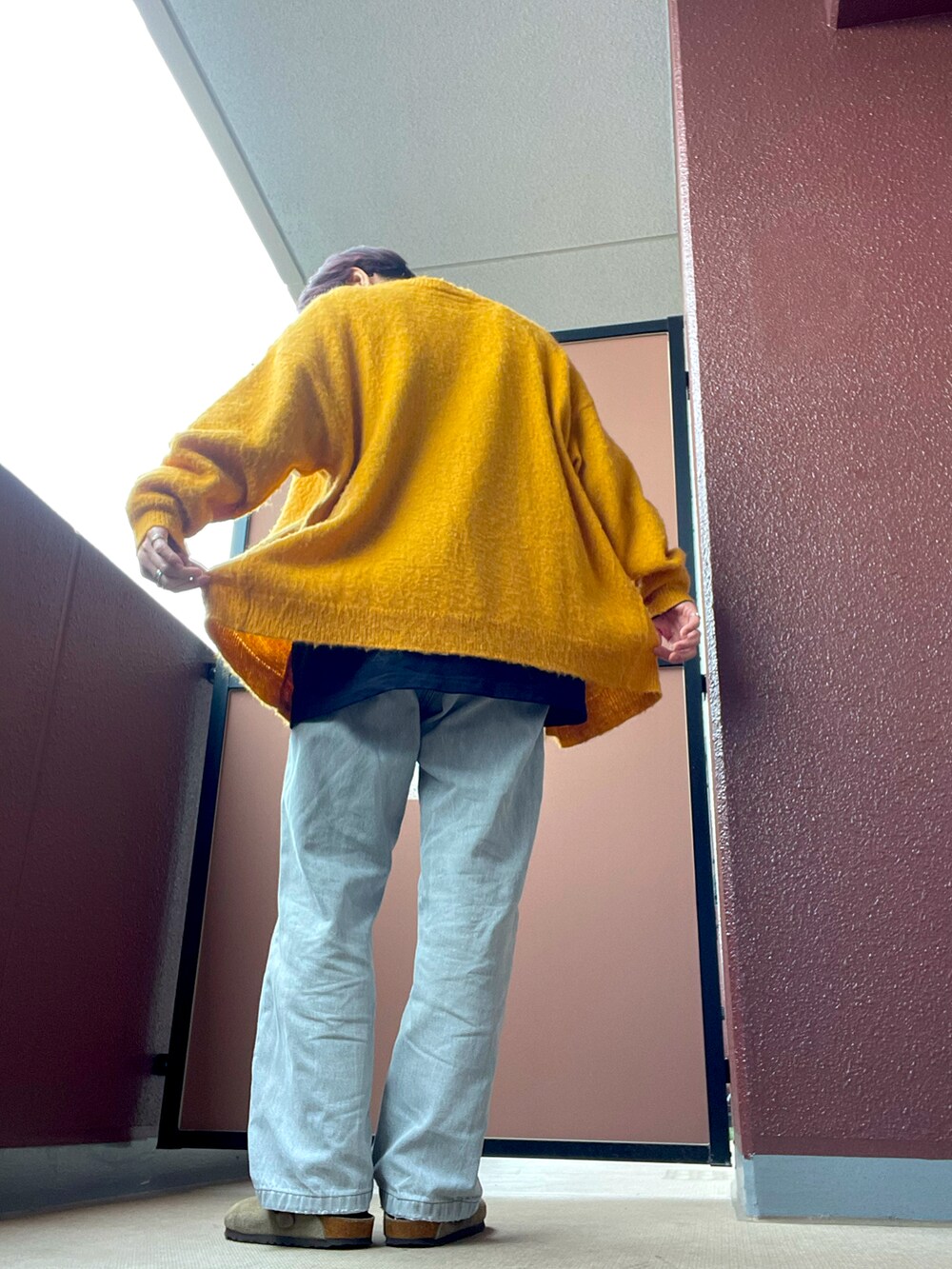 その他のカーディガン/ボレロを着用したレディースの秋コーディネートの3枚目の写真