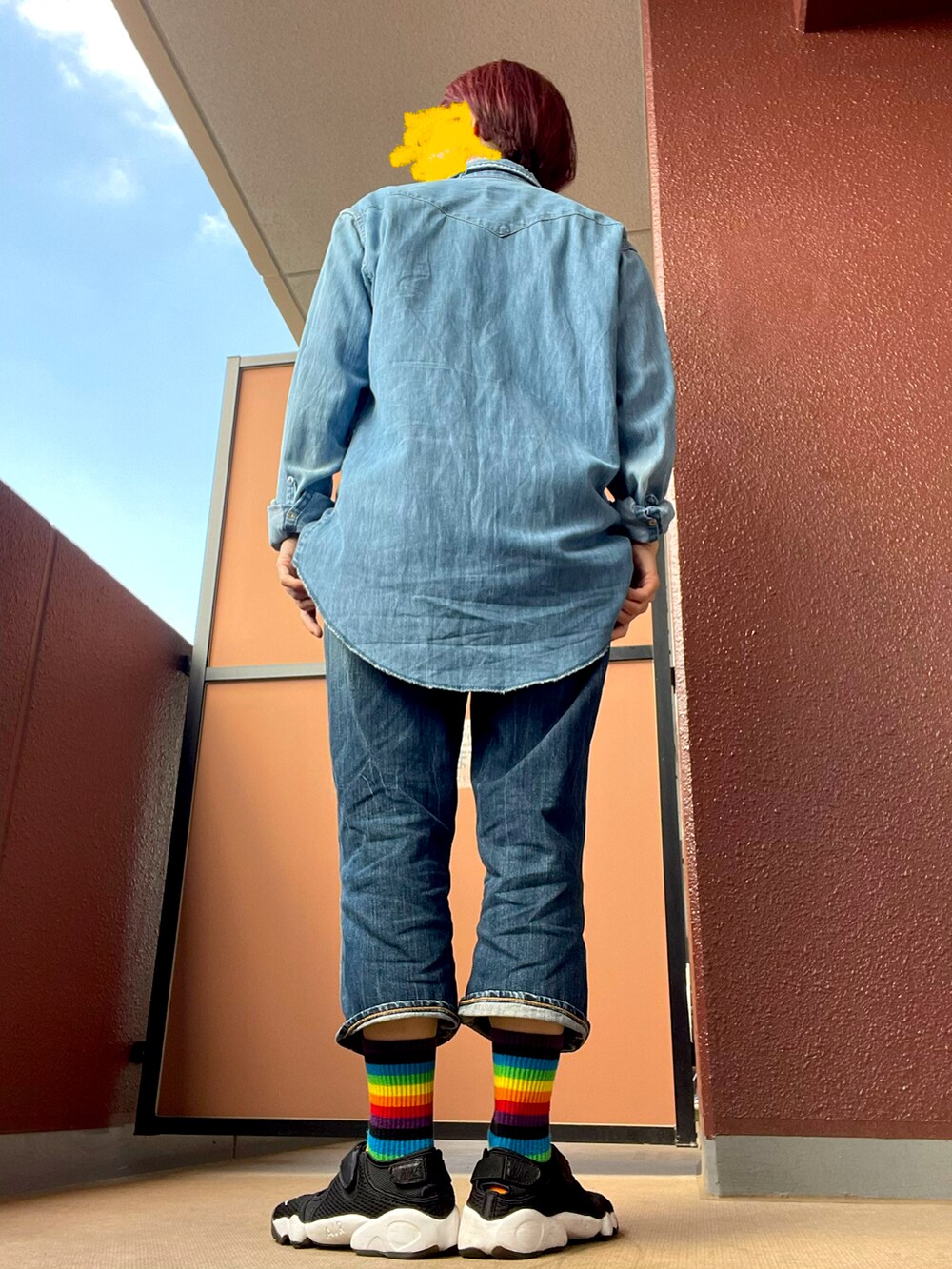 その他のシャツ/ブラウスを着用したレディースの春コーディネートの3枚目の写真