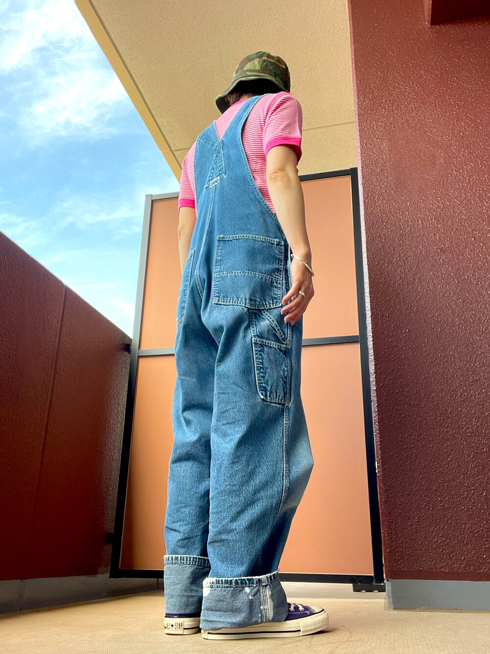 その他のサロペット/オーバーオールを着用したレディースの夏コーディネートの3枚目の写真