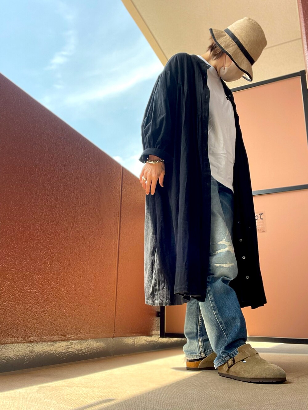 その他のワンピースを着用したレディースの春コーディネートの3枚目の写真