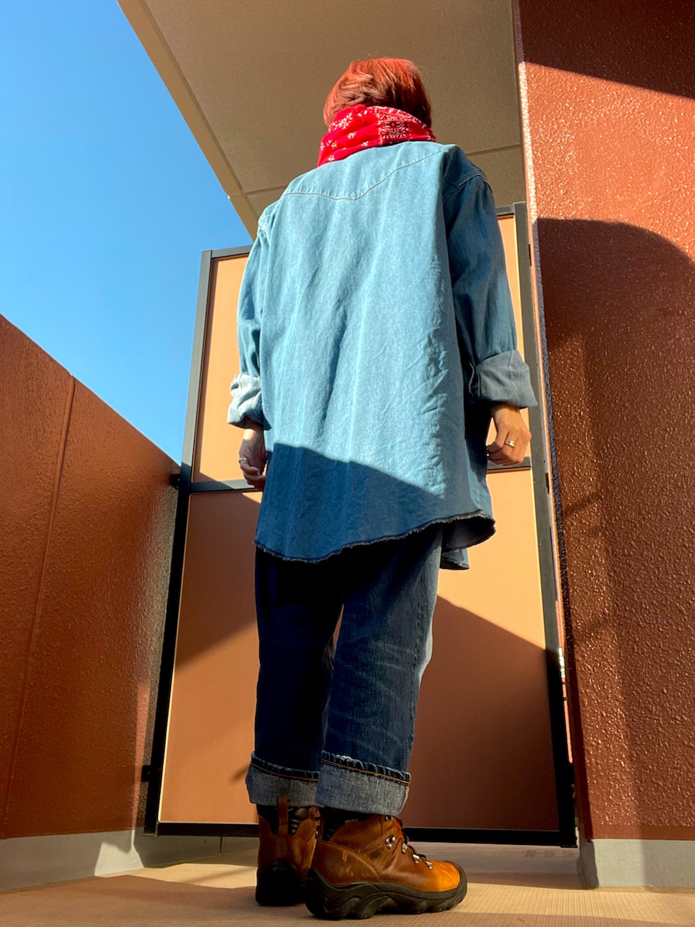 その他のシャツ/ブラウスを着用したレディースの冬コーディネートの3枚目の写真