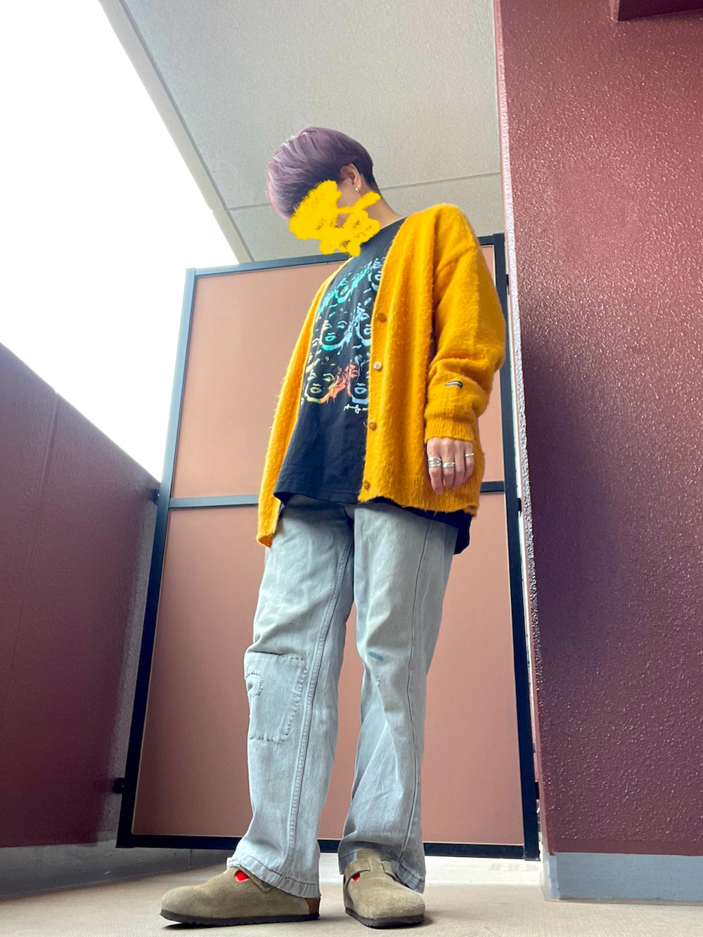 その他のカーディガン/ボレロを着用したレディースの秋コーディネートの2枚目の写真