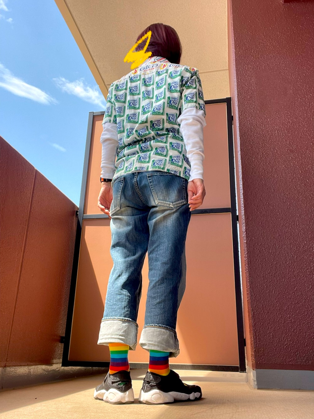 その他のシャツ/ブラウスを着用したレディースの春コーディネートの3枚目の写真