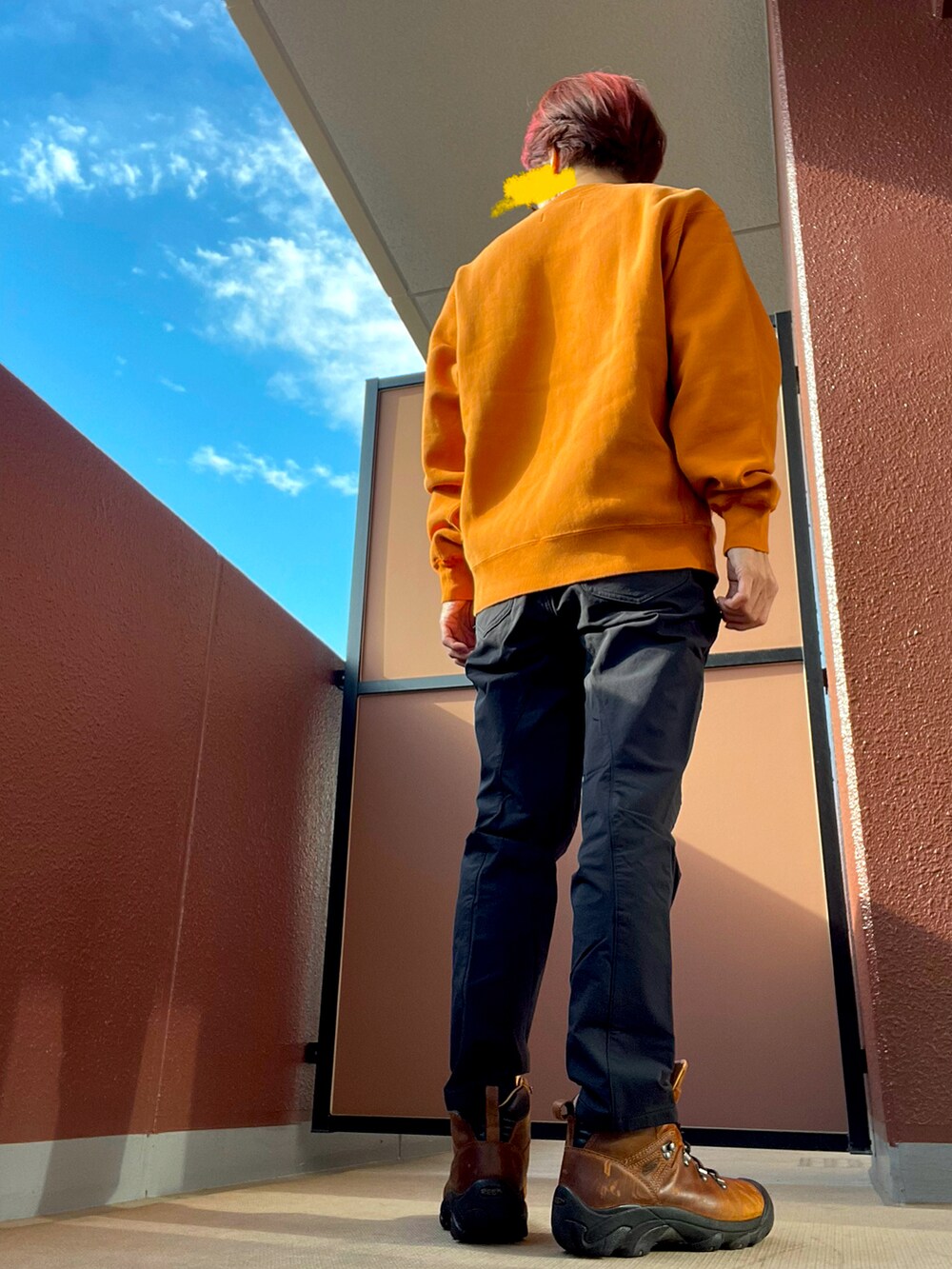 その他のスウェット、その他のその他パンツ、その他のその他シューズを着用したレディースの冬コーディネートの3枚目の写真