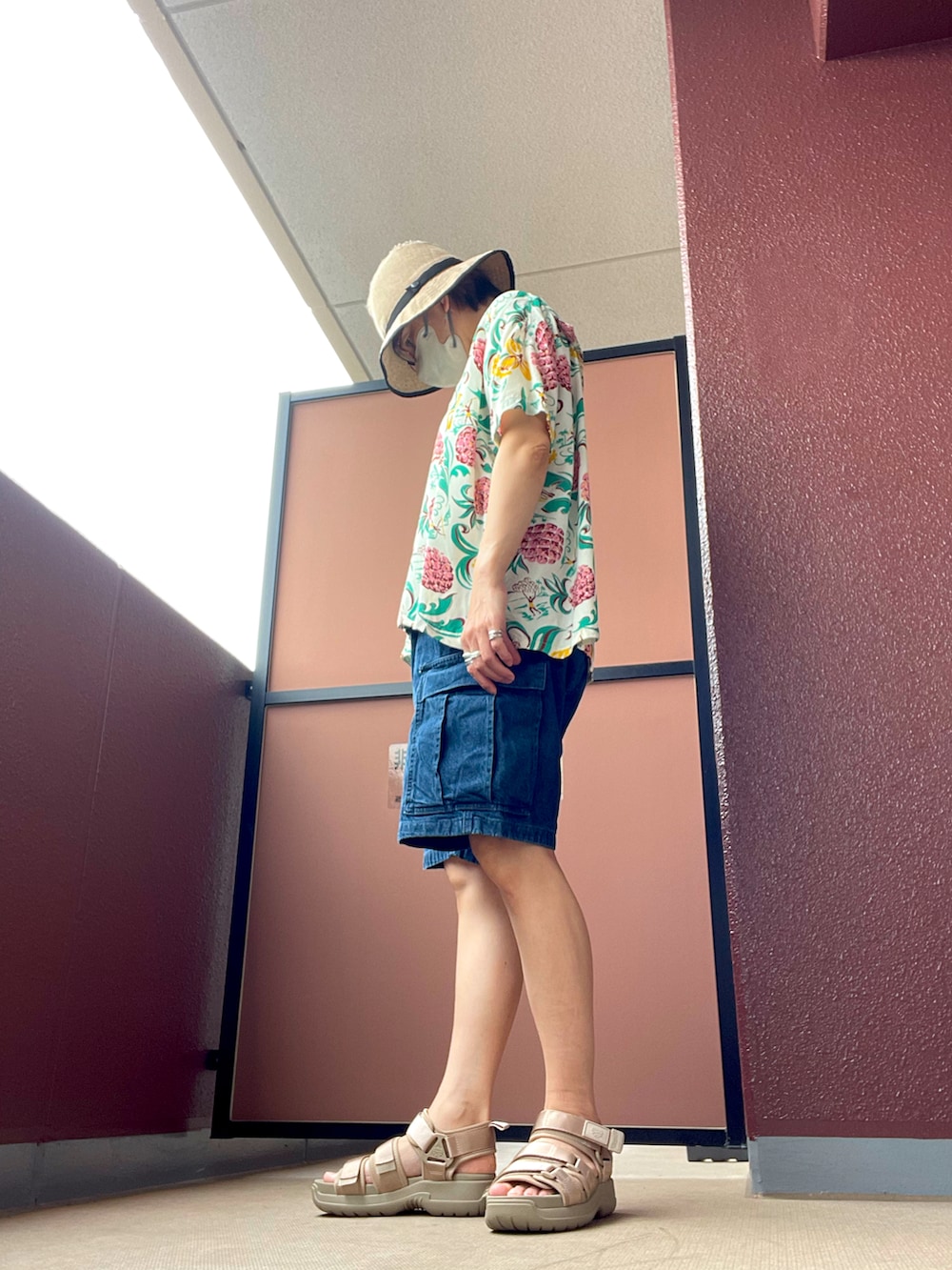 その他のシャツ/ブラウスを着用したレディースの夏コーディネートの2枚目の写真