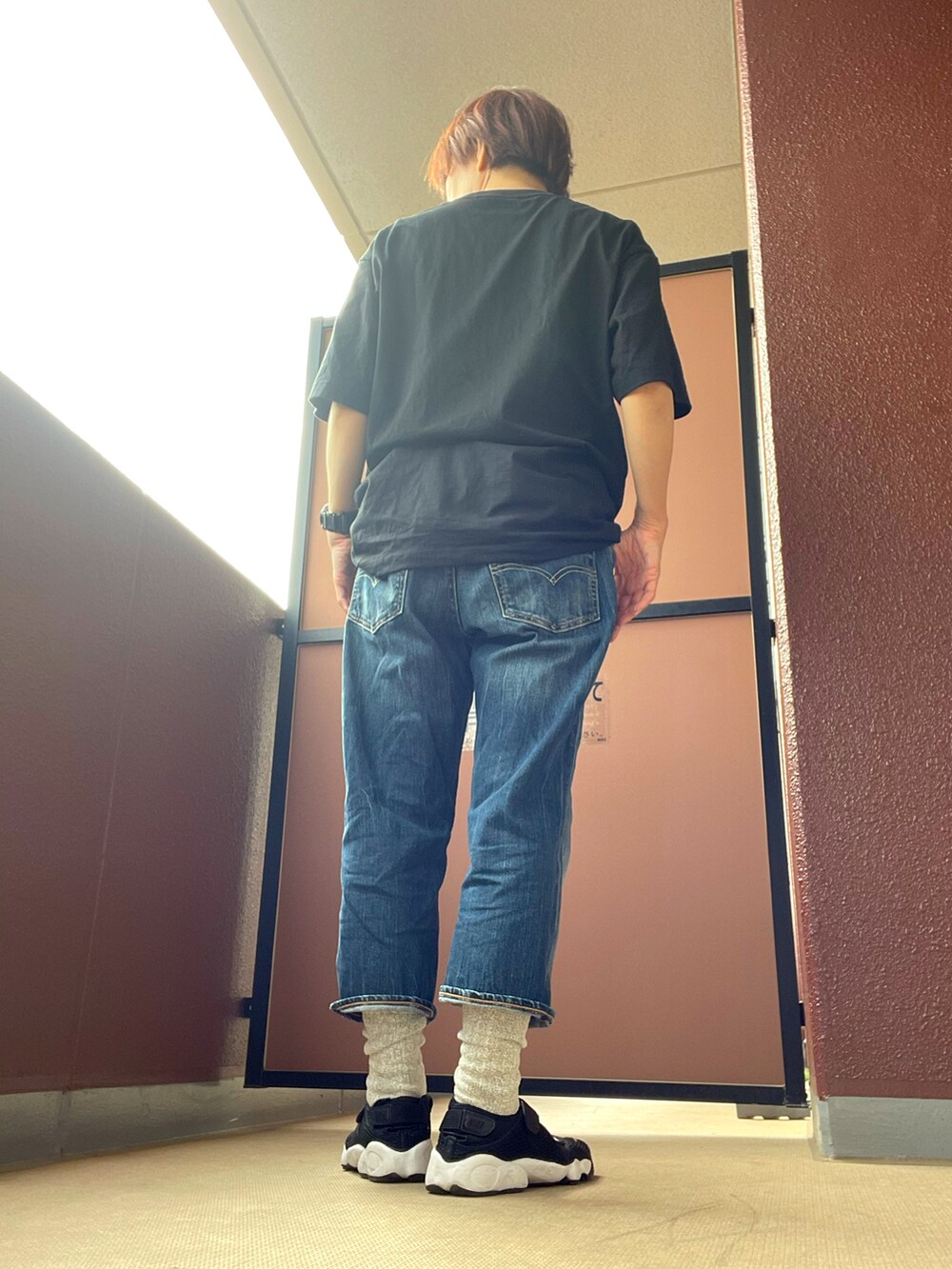 その他のTシャツ/カットソーを着用したレディースの秋コーディネートの2枚目の写真