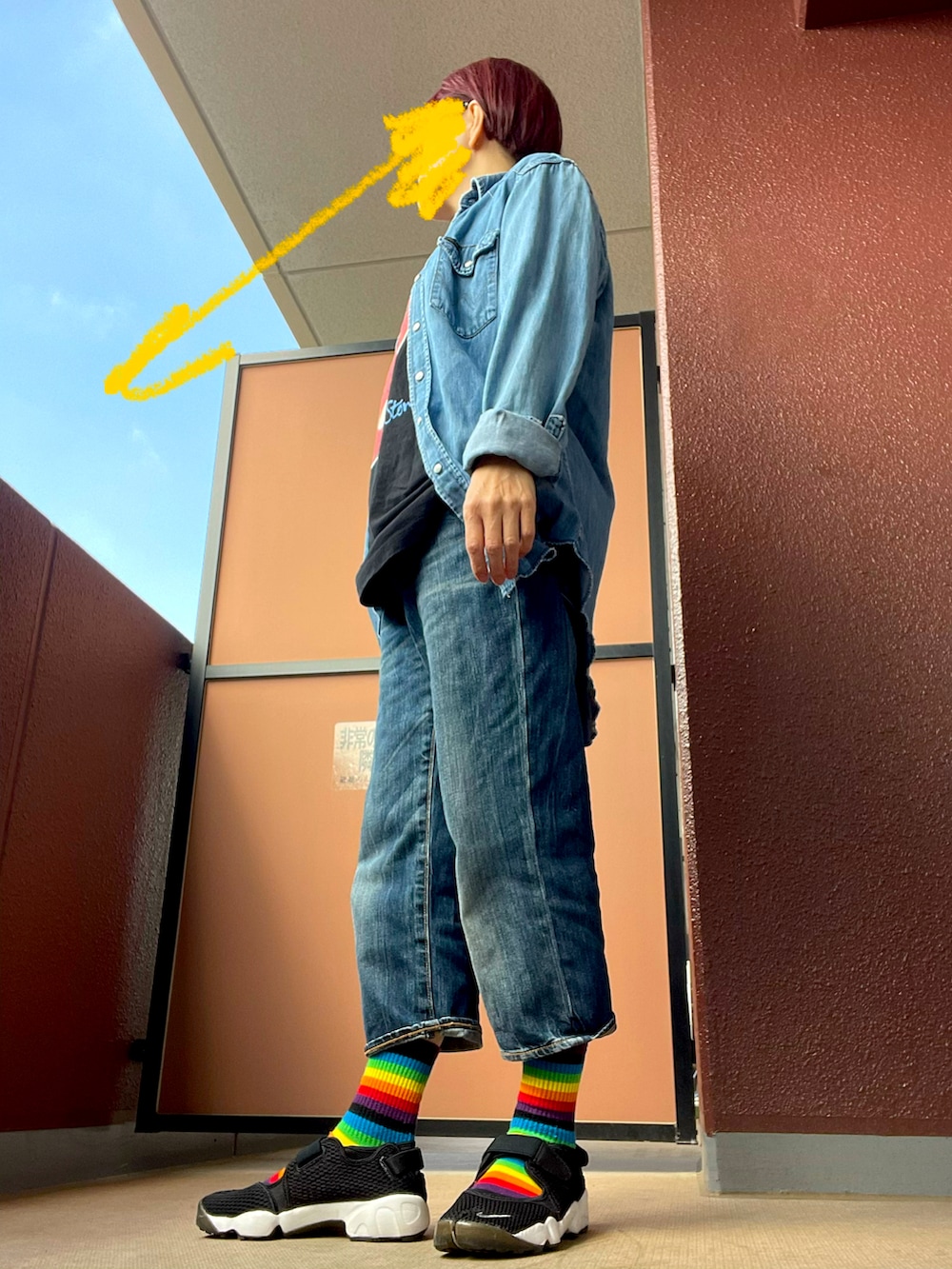 その他のシャツ/ブラウスを着用したレディースの春コーディネートの2枚目の写真