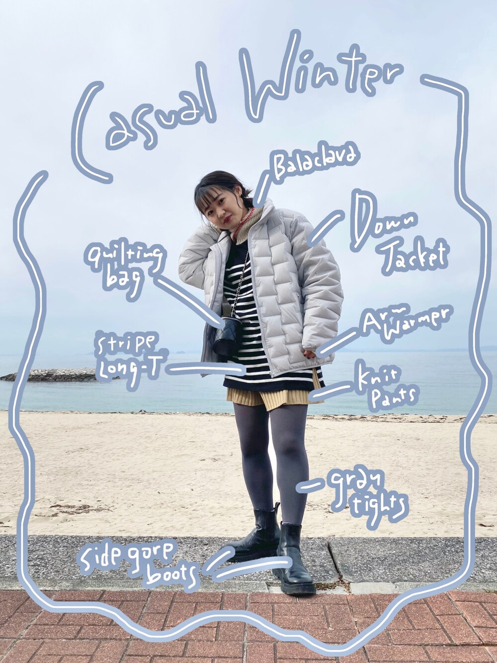 ブラック系のTシャツ/カットソー、ブラック系のブーツ、ブラック系のバッグを着用したレディースの冬コーディネートの3枚目の写真