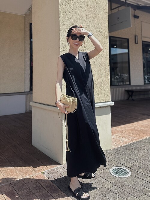 【リゾートコーデにピッタリ♪】HERMES famosa サンダル エルメスのサンダル】買うなら白＆黒が正解！キレイめコーデ4選