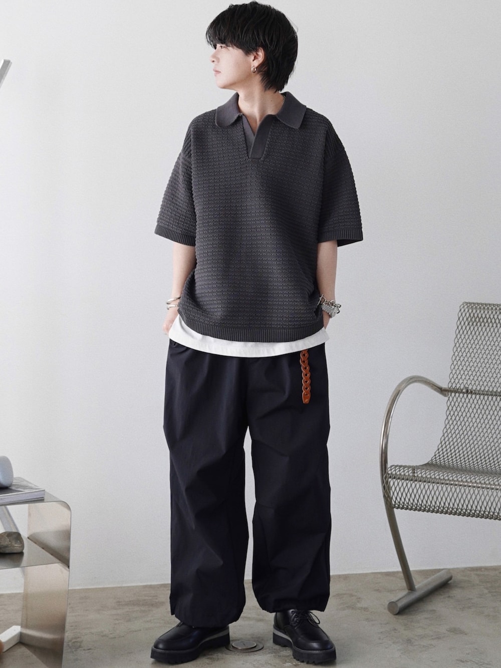 げんじさんの「TUCK SKIPPER KNIT POLO（WYM LIDNM）」を使ったコーディネートの2枚目の写真