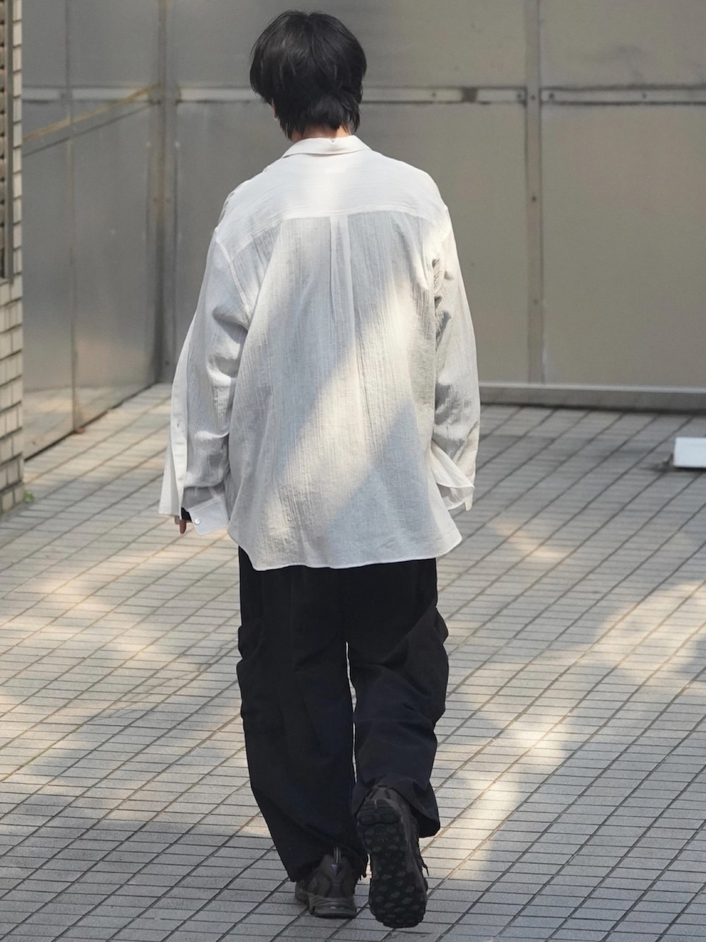 げんじさんの「WASHED VOILE SHEER SHIRT（LIDNM）」を使ったコーディネートの2枚目の写真