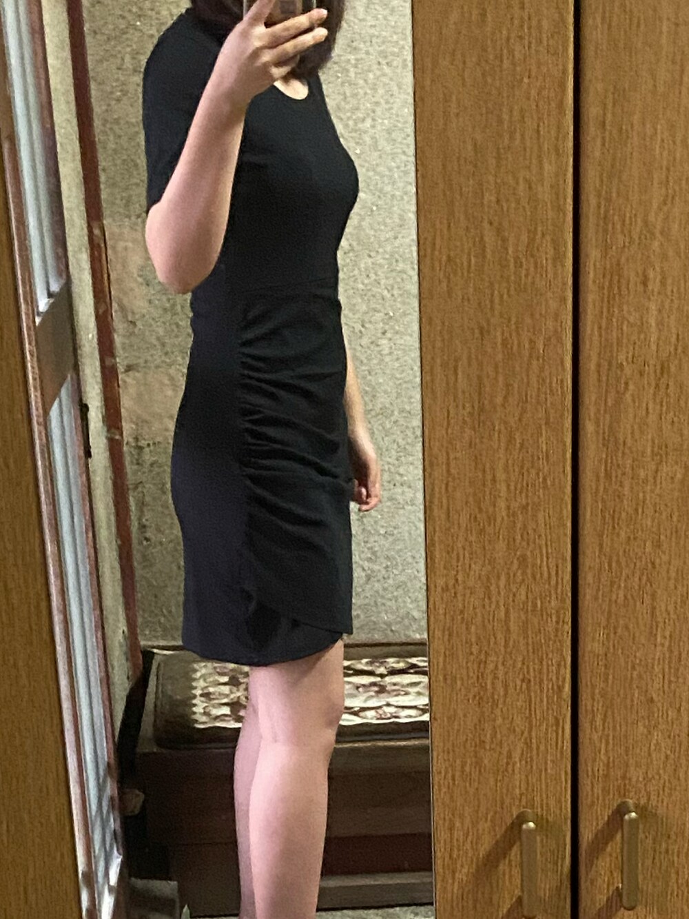 ブラック系のワンピース/ドレスを着用したレディースの夏コーディネートの2枚目の写真