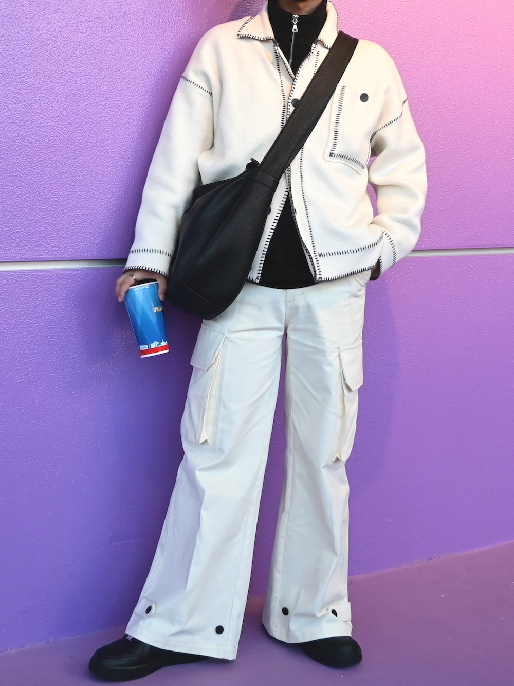 「重ね着ベストシーズン、休日コーデ、秋のコーデ、おしゃれさんと繋がりたい、カーゴパンツ、ハーフジップ、スヌーピー」｜「CLELの【CLEL】M-47 Type Military Flare Cargo Pants/M-47 タイプ ミリタリー フレア カーゴ パンツ（カーゴパンツ、ホワイト系）」を使った、TAKUTOさん（メンズ・165cm）の秋コーディネートの3枚目の写真