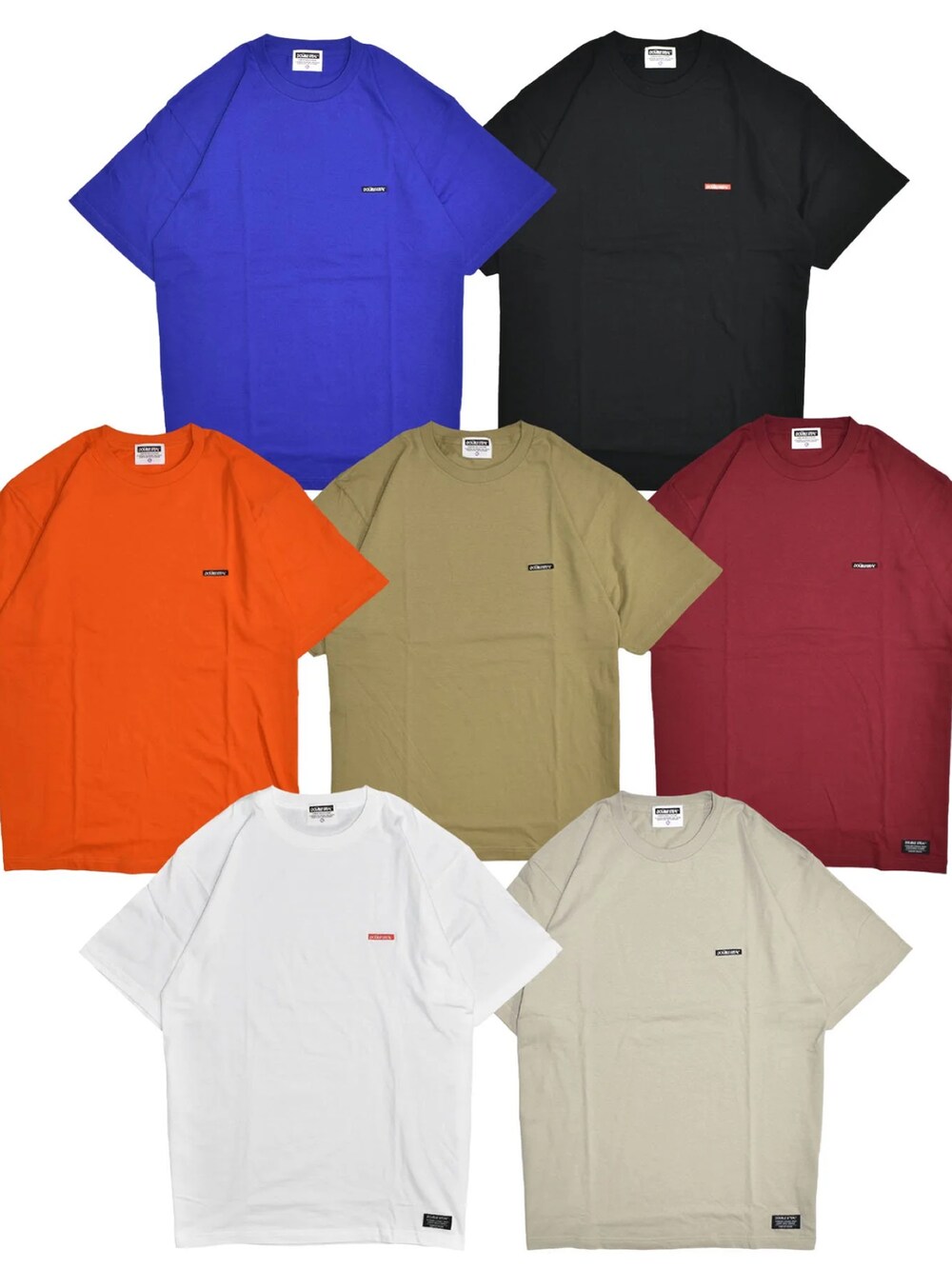 ブラック系のスニーカー、ブルー系のデニムパンツ、オレンジ系のTシャツ/カットソーを着用したメンズの夏コーディネートの3枚目の写真