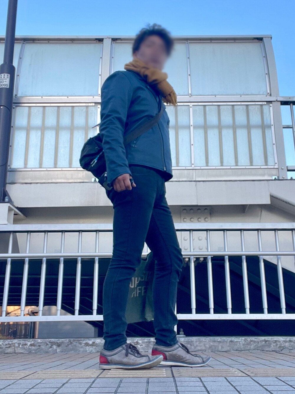 「AVIREX、MEN'SMELROSE、e-JEANS、lanvan et blue、きれいめカジュアル、ライダース、スリムデニム」｜「AVIREXのアイテム（モッズコート、ブルー系）」を使った、Tore@minさん（メンズ・174cm）の冬コーディネートの2枚目の写真