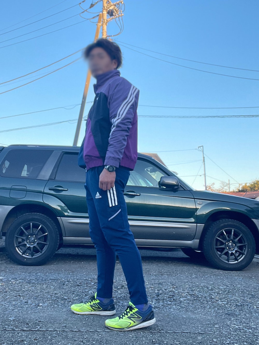 「adidas、adidas originals、スポーツウェア、ランニングスタイル、駅伝、スポーツ、セットアップ、ジャージスタイル、試走会」｜「adidas Originalsのアイテム（ナイロンジャケット、パープル系）」を使った、Tore@minさん（メンズ・174cm）の秋コーディネートの2枚目の写真