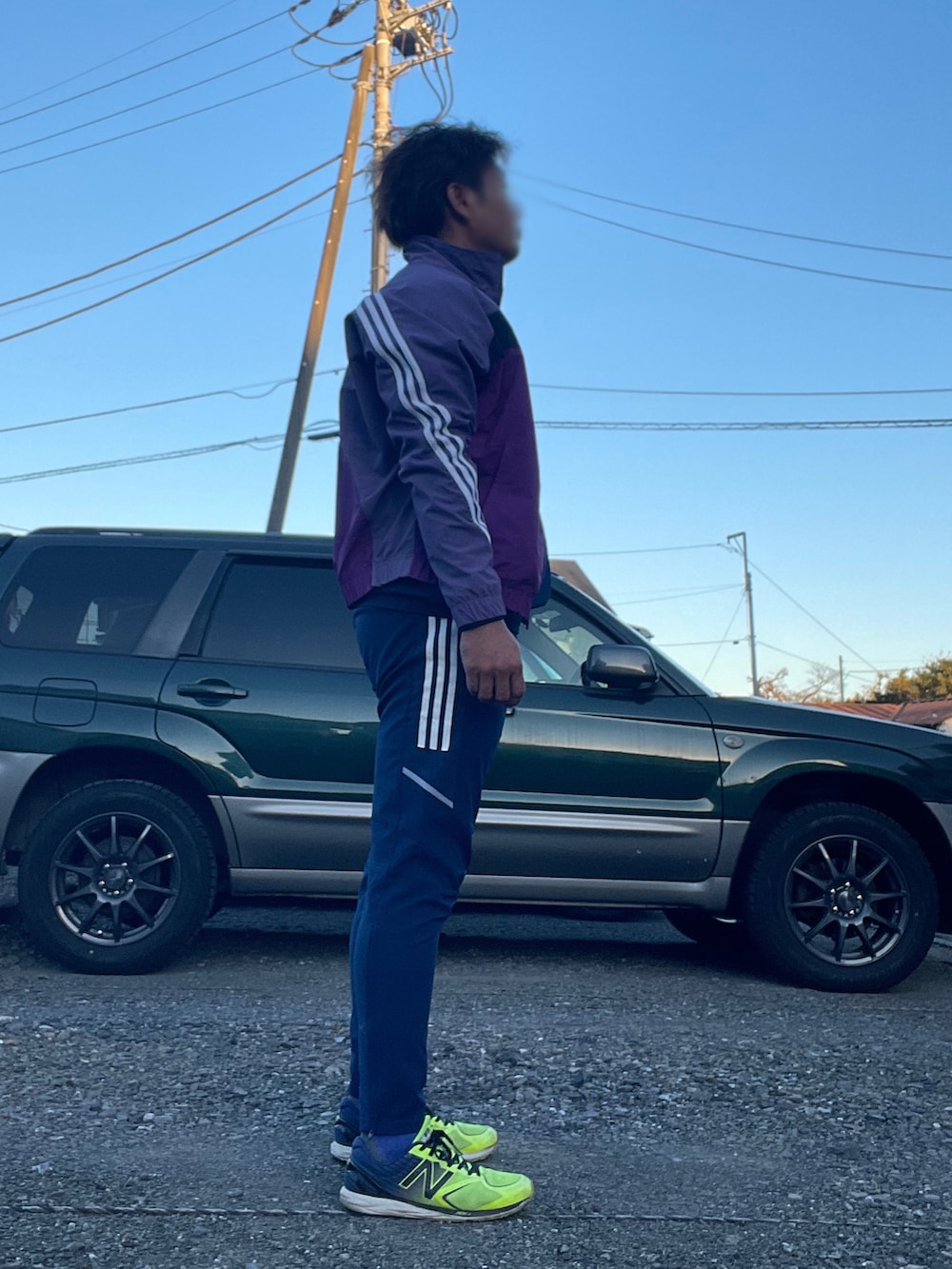 「adidas、adidas originals、スポーツウェア、ランニングスタイル、駅伝、スポーツ、セットアップ、ジャージスタイル、試走会」｜「adidas Originalsのアイテム（ナイロンジャケット、パープル系）」を使った、Tore@minさん（メンズ・174cm）の秋コーディネートの4枚目の写真