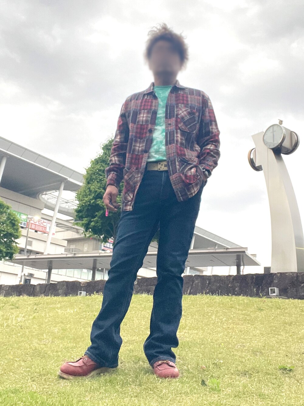 「ALLEN&HANSEN、タイダイ柄、Wrangler、RED WING、春コーデ、カジュアルコーデ、70年代スタイル、アイリッシュセッター、ブーツ」｜「RED WINGのアイテム（ブーツ、レッド系）」を使った、Tore@minさん（メンズ・174cm）の春コーディネートの5枚目の写真