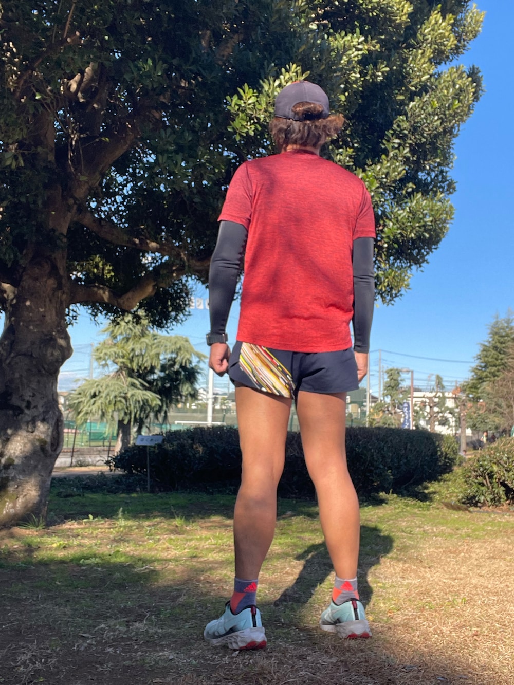 「adidas、ランニング、ランニングスタイル、駅伝大会、New Balance、asics、HANZO」｜「adidasのアイテム（Tシャツ/カットソー、レッド系）」を使った、Tore@minさん（メンズ・174cm）の冬コーディネートの3枚目の写真