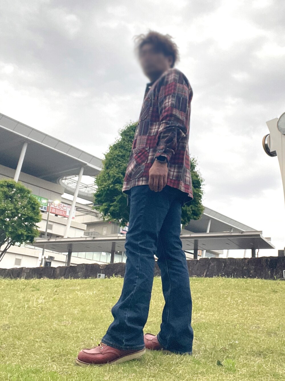 「ALLEN&HANSEN、タイダイ柄、Wrangler、RED WING、春コーデ、カジュアルコーデ、70年代スタイル、アイリッシュセッター、ブーツ」｜「RED WINGのアイテム（ブーツ、レッド系）」を使った、Tore@minさん（メンズ・174cm）の春コーディネートの4枚目の写真