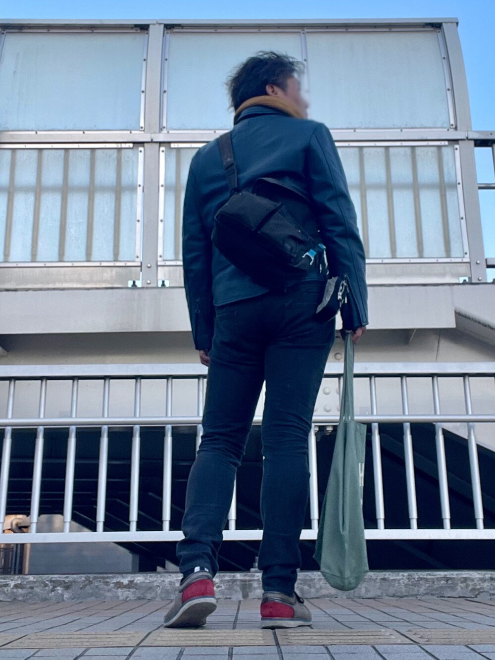 「AVIREX、MEN'SMELROSE、e-JEANS、lanvan et blue、きれいめカジュアル、ライダース、スリムデニム」｜「AVIREXのアイテム（モッズコート、ブルー系）」を使った、Tore@minさん（メンズ・174cm）の冬コーディネートの3枚目の写真