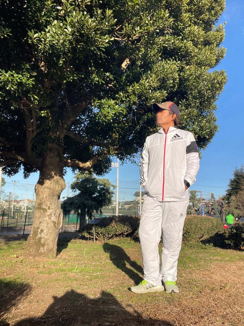 「adidas、スポーツウェア、冬コーデ、スポーツ、ランニング、駅伝大会」｜「adidasのアイテム（ジャージ、ホワイト系）」を使った、Tore@minさん（メンズ・174cm）の冬コーディネートの5枚目の写真