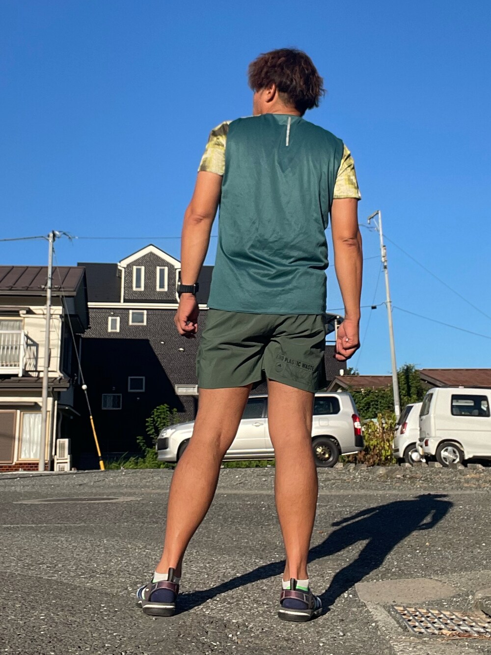 「adidas、keen、夏コーデ、休日コーデ、リラックススタイル、スポーツ、トレーニング、Tシャツ、ハーフパンツ、ランニングパンツ」｜「KEENのアイテム（サンダル、その他）」を使った、Tore@minさん（メンズ・174cm）の夏コーディネートの4枚目の写真