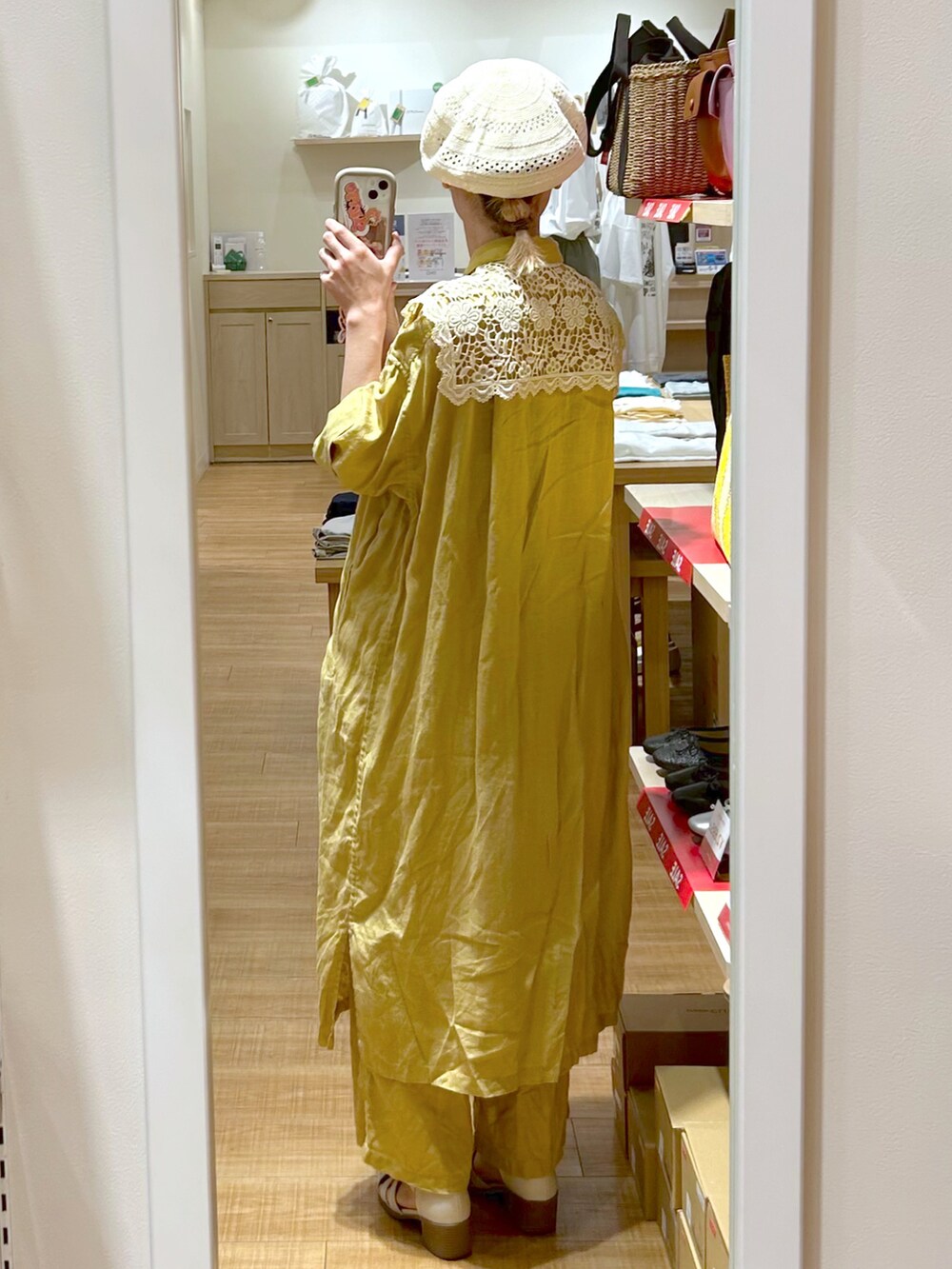 「オトナカワイイ、夏コーデ、リネン、リネンパンツ、ナチュラル、ガーリー、ワンピース、低身長、着回しコーデ、シャツワンピ、ワイドパンツ、つけ襟、ベレー帽、サンダル、セットアップ」｜「studio CLIPのフレンチリネン混透かしベレー帽（ハンチング/ベレー帽、ベージュ系）」を使った、ゆきなさん（骨格ナチュラル・レディース・154cm）の夏コーディネートの2枚目の写真