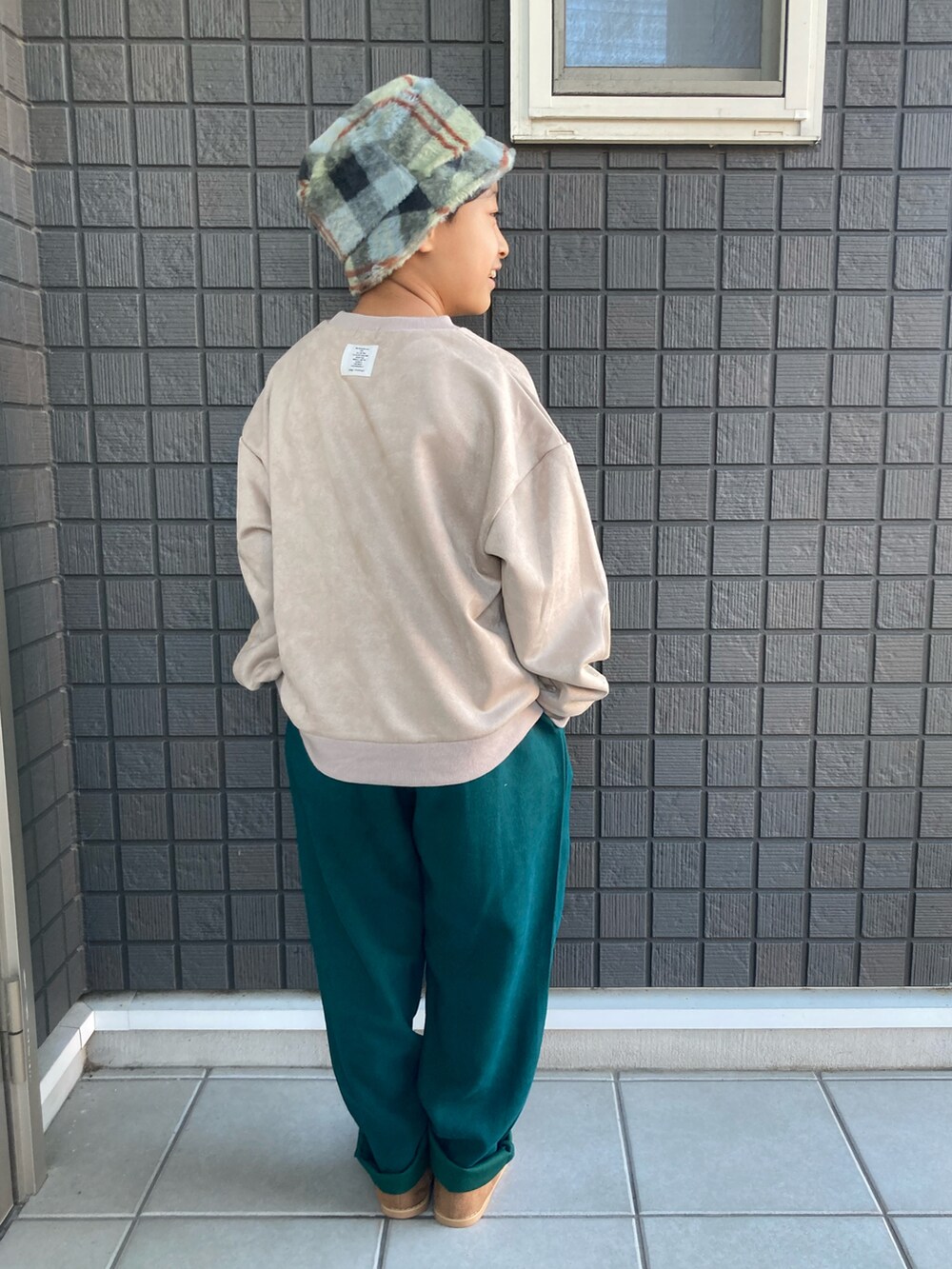 「モッズコート、スエード、スウェット、コクーンシルエット、ワイドパンツ、グリーン、ショートブーツ、ショルダーバッグ、バケットハット、もこもこ、プチプラ、男の子、8歳、小学生、ありがとう꒰๑͒ ु•ꇵ͒•`๑͒꒱☁︎」｜「LOWRYS FARMの３ＷＡＹモッズコート　343112（モッズコート、ベージュ系）」を使った、☁︎•ꇵ͒•`s☺︎+sa*॰¨̮さん（キッズ・122cm）の秋コーディネートの5枚目の写真