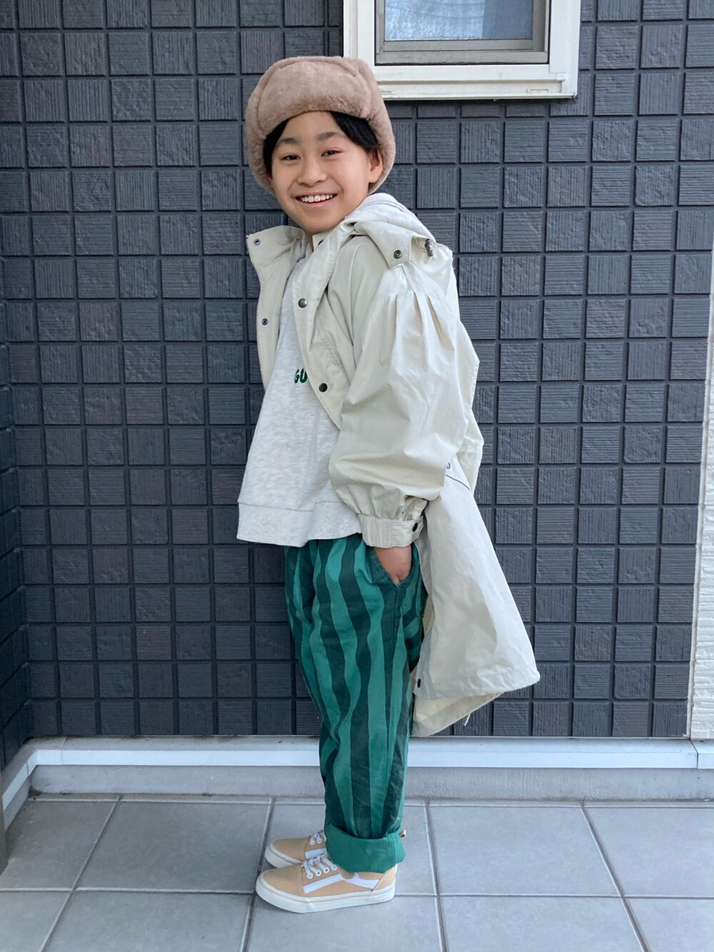 「モッズコート、パーカー、ロゴスウェット、ストライプパンツ、スニーカー、フライトキャップ、男の子、8歳、小学生、ありがとう꒰๑͒ ु•ꇵ͒•`๑͒꒱☁︎」｜「LOWRYS FARMの３ＷＡＹモッズコート　343112（モッズコート、ベージュ系）」を使った、☁︎•ꇵ͒•`s☺︎+sa*॰¨̮さん（キッズ・124cm）の冬コーディネートの2枚目の写真