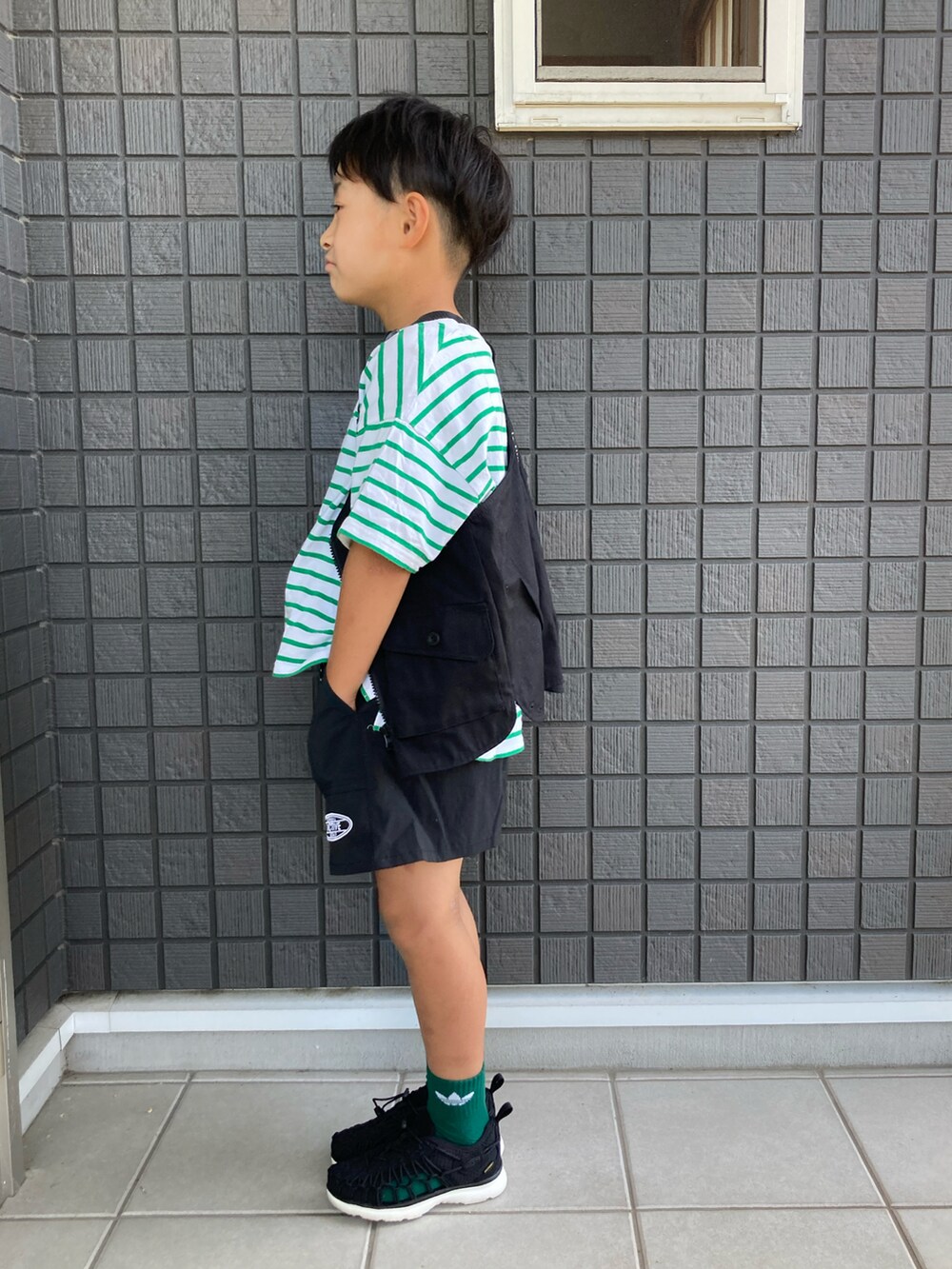 「ボーダートップス、Tシャツ、ボーダー、ベスト、タキビベスト、ハーフパンツ、ショートパンツ、keen、センター分け、男の子、7歳、小学生、ありがとう꒰๑͒ •ꇵ͒•`๑͒꒱☁︎」｜「LOWRYS FARMのＵＳＡボーダーＳＳＴ　937148（Tシャツ/カットソー、グリーン系）」を使った、☁︎•ꇵ͒•`s☺︎+sa*॰¨̮さん（キッズ・121cm）の夏コーディネートの3枚目の写真