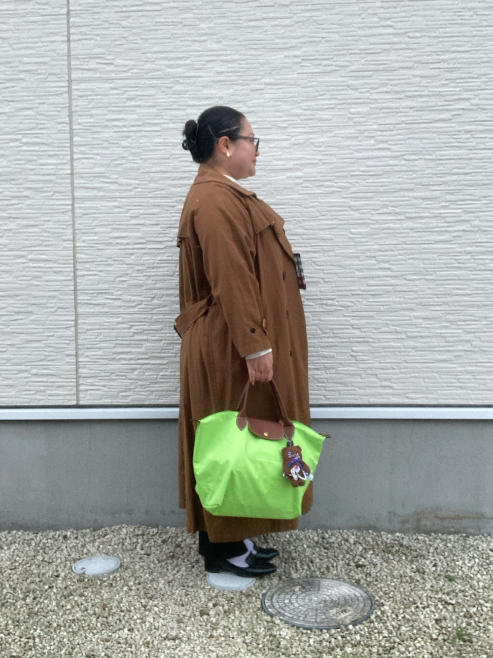 「ベスト、テーパードパンツ、セットアップ、ハイネック、パンプス、トートバッグ、LONGCHAMP、メガネ女子、ママコーデ、ぽっちゃり、デブママですがなにか？、プラスサイズ、ありがとう꒰๑͒ ु•ꇵ͒•`๑͒꒱☁︎」｜「MEDE19FのＭＥＤＥ１９Ｆ　古着屋で見つけたようなオーバーサイズトレンチコート（トレンチコート、ブラウン系）」を使った、☁︎•ꇵ͒•`s☺︎+sa*॰¨̮さん（レディース・155cm）の秋コーディネートの3枚目の写真