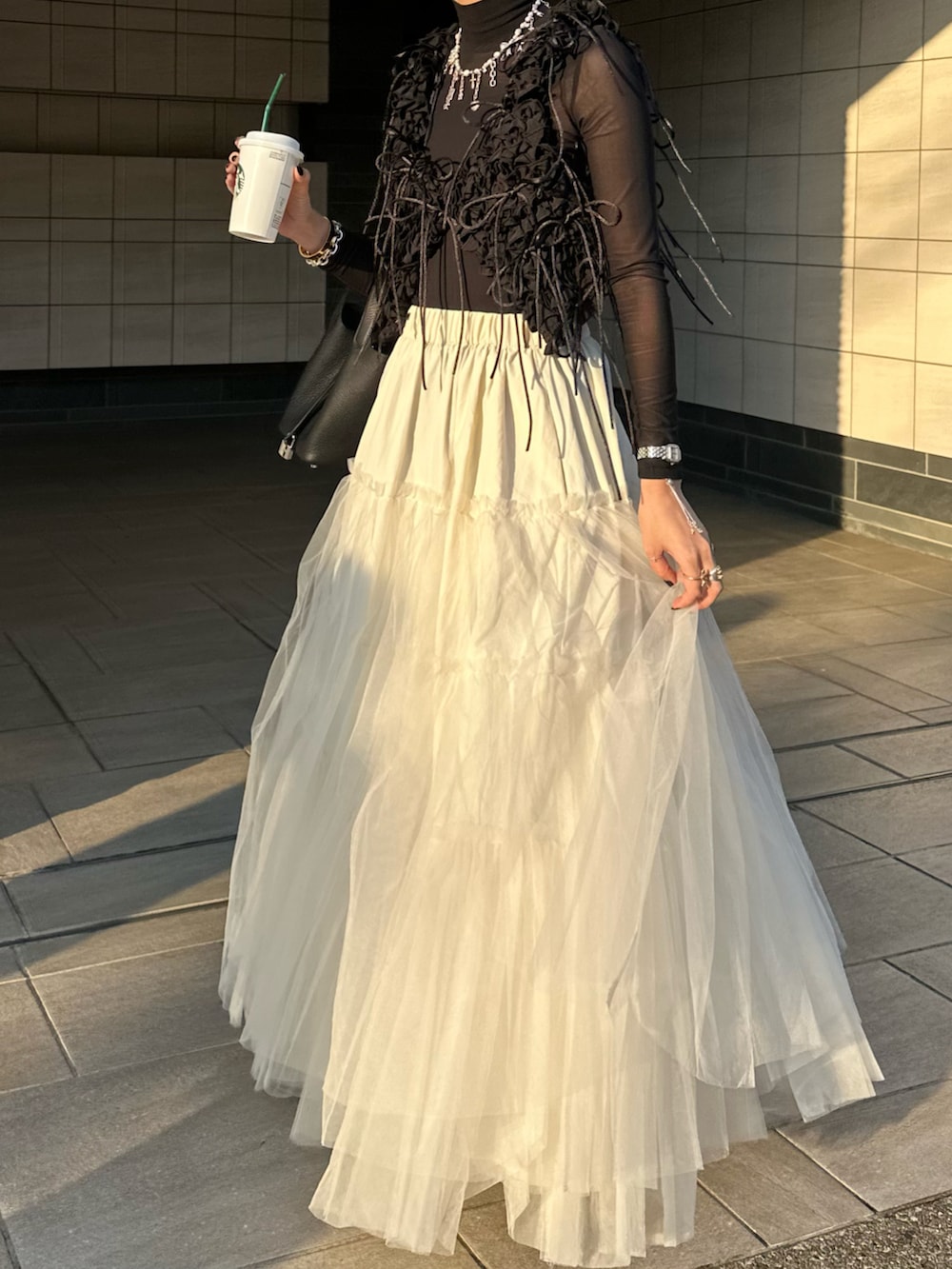 perna フリルリボンベスト　(ホワイト) PERNA（ペルナ）の「フリルリボンベスト（ベスト）」 - WEAR