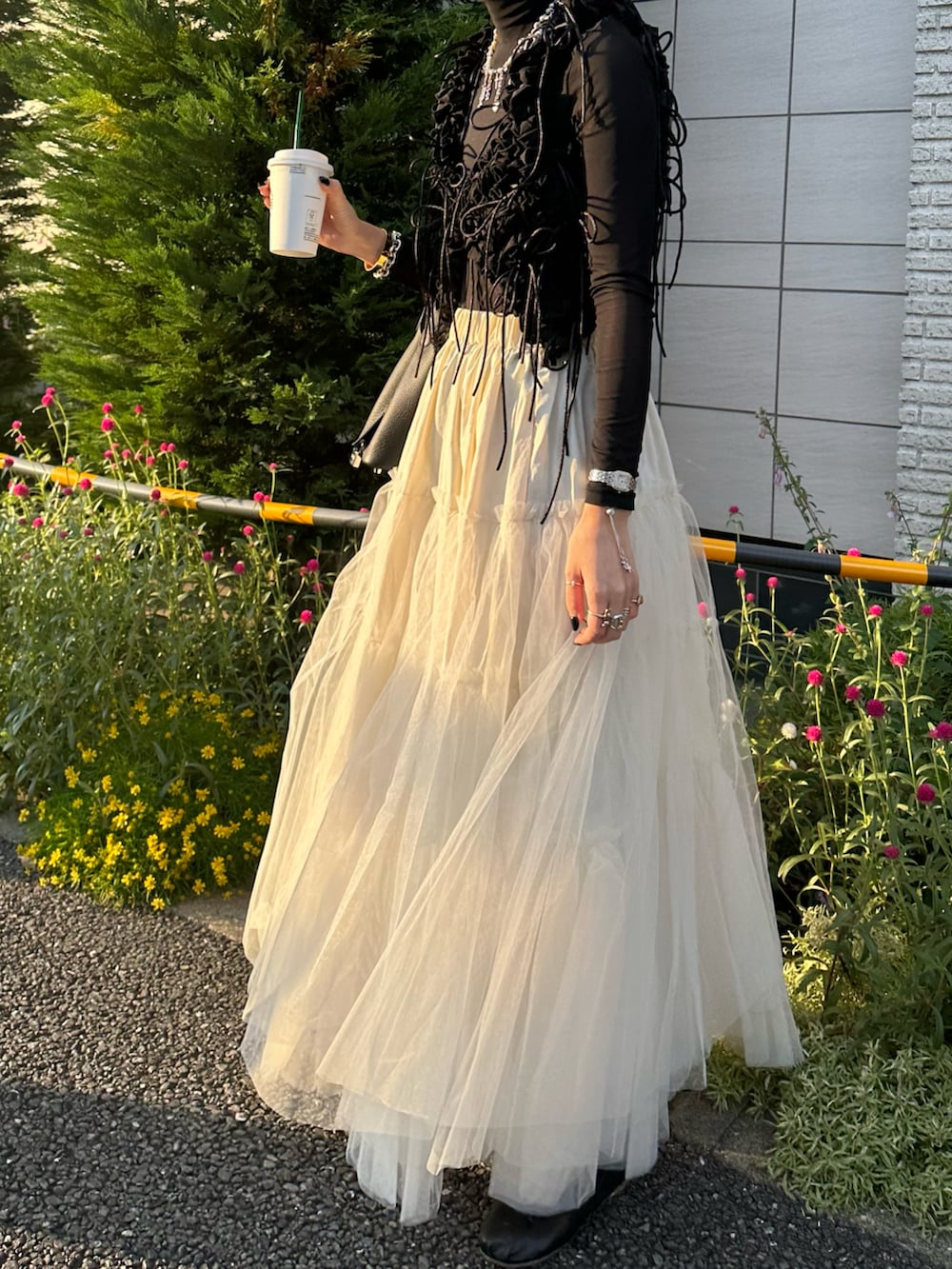 perna フリルリボンベスト　ホワイト　人気商品 PERNA（ペルナ）の「フリルリボンベスト（ベスト）」 - WEAR