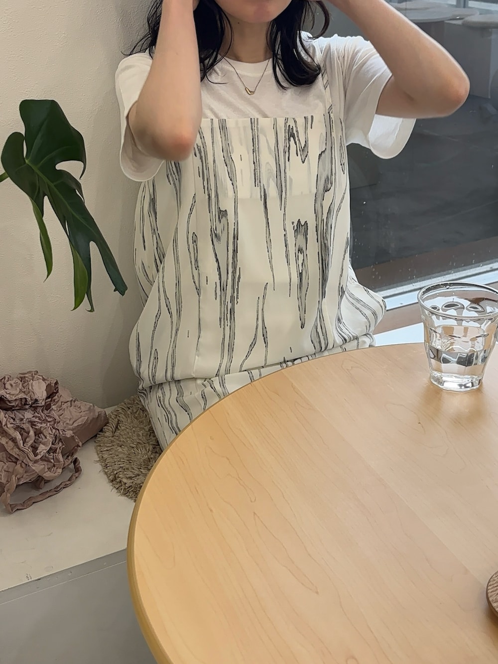 「ワンピース、休日スタイル、浴衣、ロゴT、シンプルコーデ、キャミワンピ、キャミワンピース、夏コーデ、白Tシャツ、プチプラ、マタニティコーデ、マタニティ、妊婦コーデ、妊婦」|「U.S. POLO ASSN.のU.S. POLO ASSN. 8色展開 ワンポイント刺繍 コンパクトシルエット ベーシック Tシャツ(Tシャツ/カットソー、ホワイト系)」を使った、えだ( ¨̮ )さん(骨格ウェーブ・レディース・155cm)の夏コーディネートの2枚目の写真