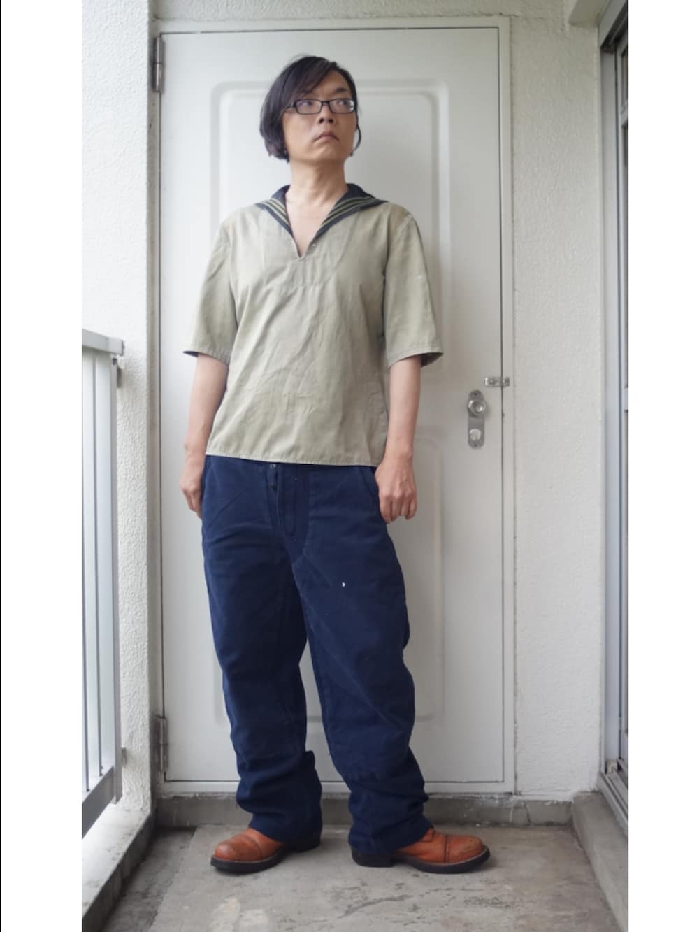 「ミリタリー、セーラー服、セーラーカラー、おじさん、おじコーデ、中年、アメカジ、40代ファッション」｜「FOB FACTORYのアイテム（カーゴパンツ、ブルー系）」を使った、s uchidaさん（メンズ・173cm）の秋コーディネートの2枚目の写真