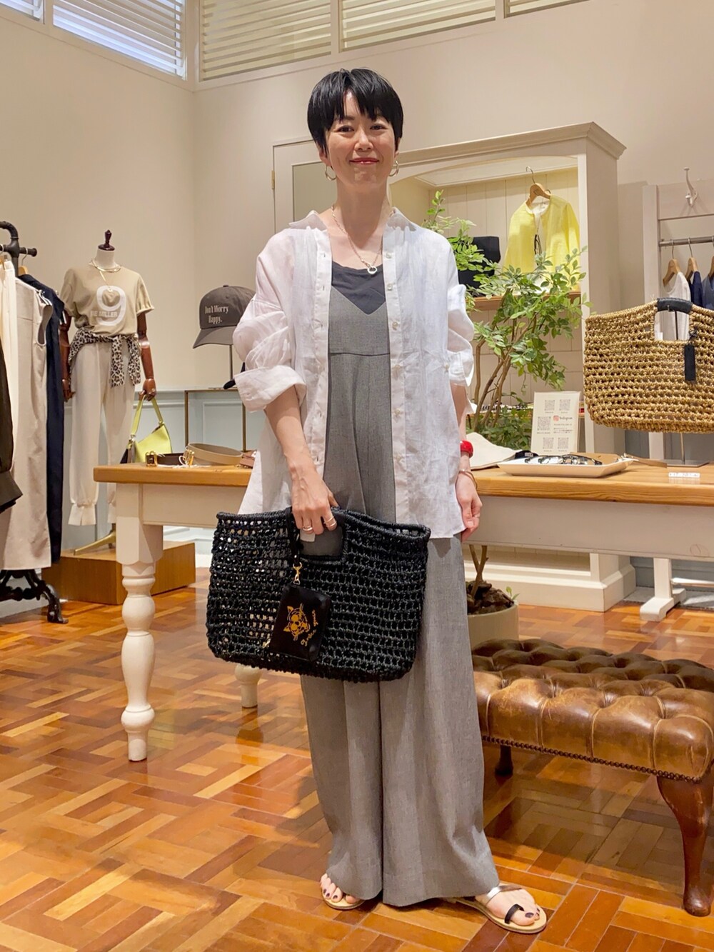 「シャツ、シャツスタイル、オールインワン、大人カジュアル、大人カジュアルコーデ、40代ファッション」｜「NOLLEY’Sの【WEB STAFF恵☆別注カラーあり】《セットアップ対応》MY STANDARD リネンシャツ（シャツ/ブラウス、ホワイト系）」を使った、Fujihiraさん（骨格ウェーブ・レディース・160cm）の夏コーディネートの2枚目の写真