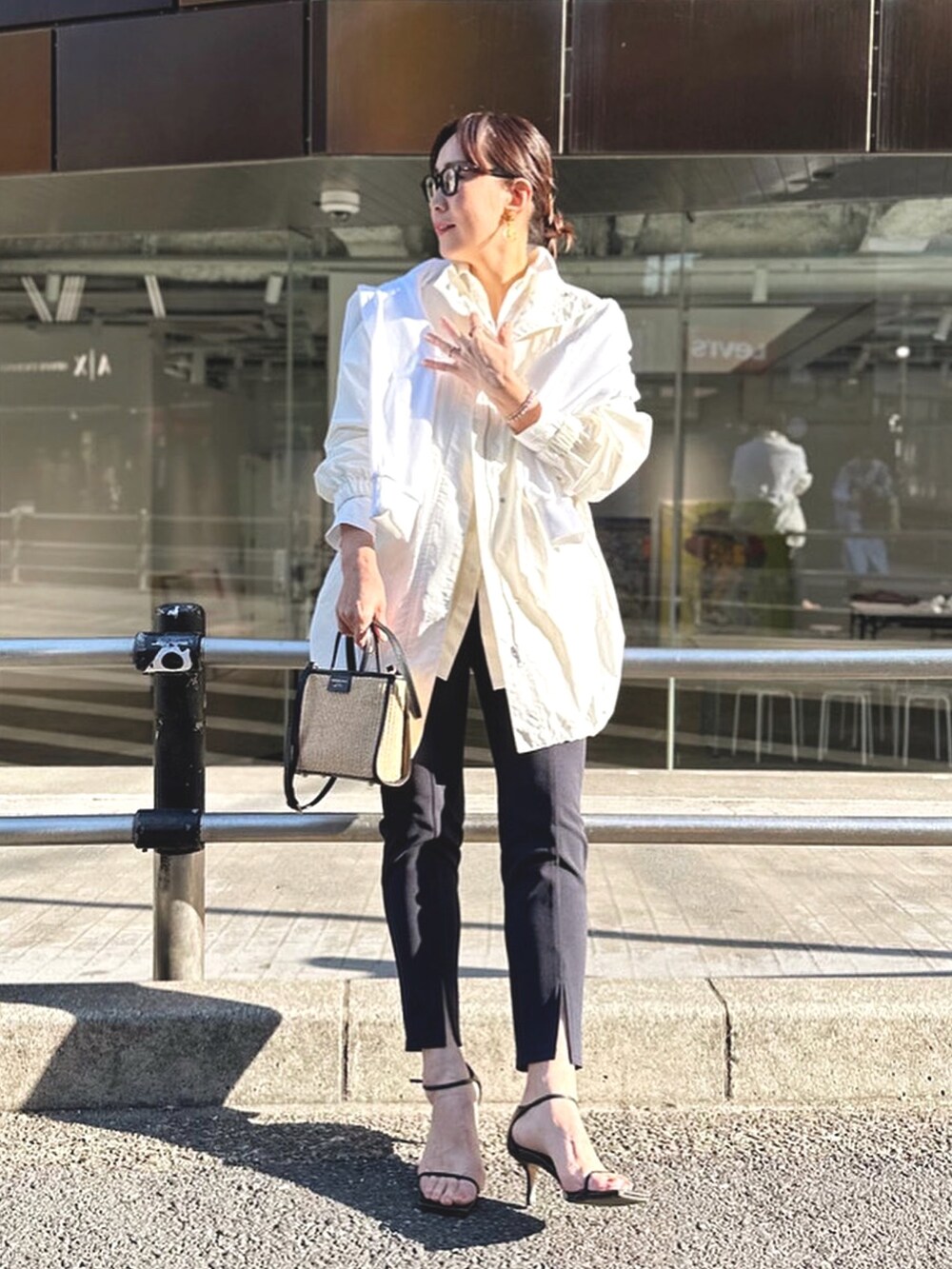 「きれいめカジュアル、大人カジュアル、春、春カラー、休日コーデ、ストリート、高身長コーデ、スポーツミックス、モノトーン」｜「NOLLEY’Sのタッサー撥水スタンドコート（その他アウター、ホワイト系）」を使った、nol matsubaさん（レディース・167cm）の冬コーディネートの3枚目の写真