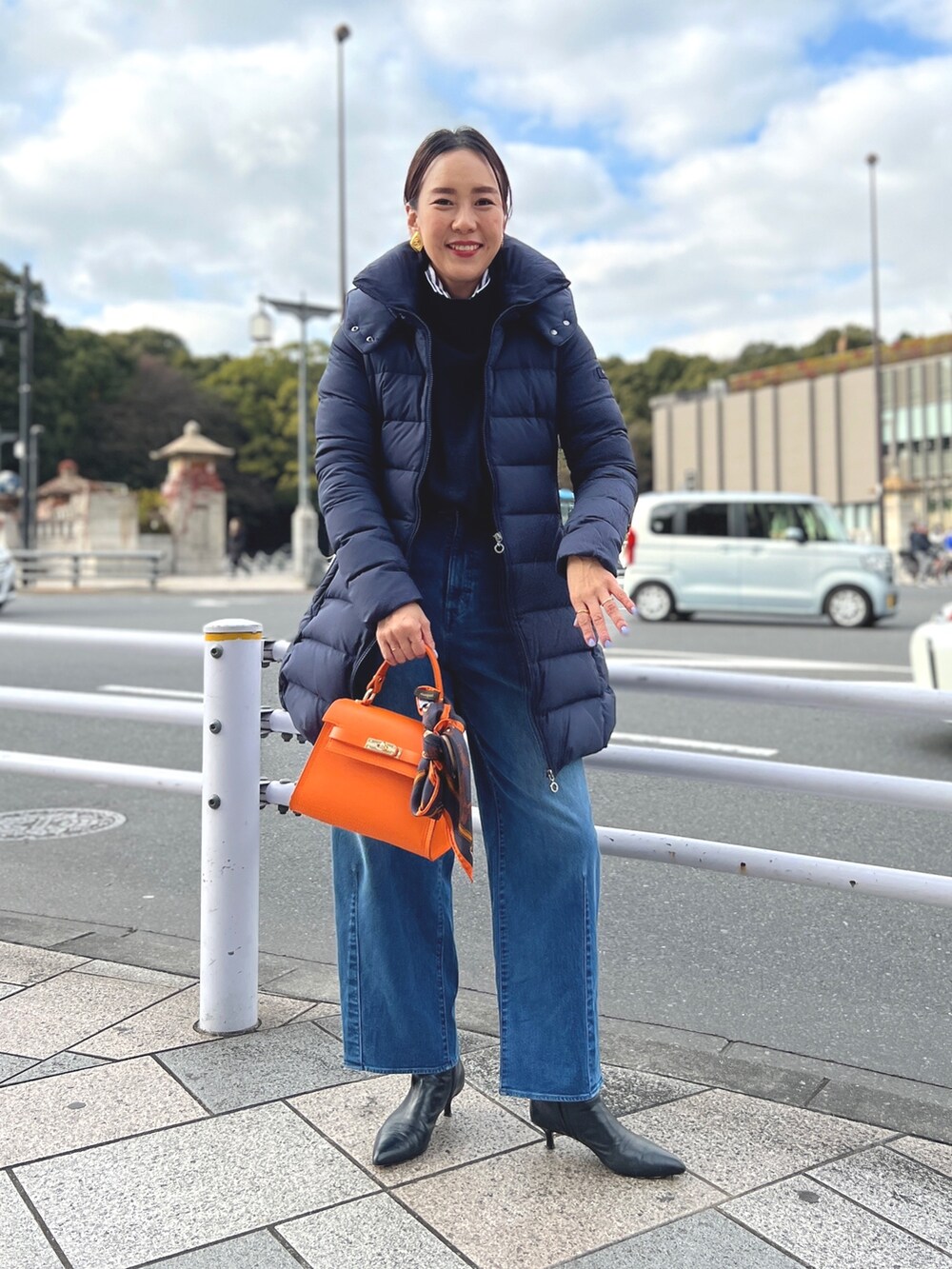 「休日コーデ、シンプルコーデ、冬コーデ、シンプルスタイル、大人コーデ、TATRAS、デニムコーデ、ダウンジャケット」｜「NOLLEY’Sの◇【WEB限定サイズあり】【TATRAS/タトラス】POLITEAMA別注（ダウンジャケット/コート、ブルー系）」を使った、nol matsubaさん（レディース・167cm）の冬コーディネートの3枚目の写真