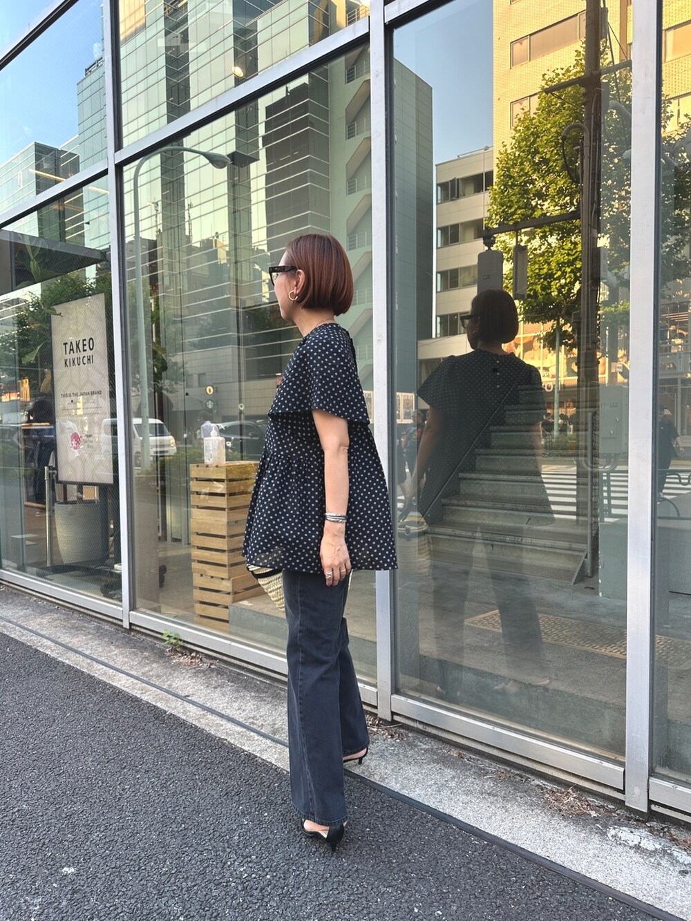 「夏コーデ、大人カジュアル、オトナ女子、大人かわいい、高身長コーデ」｜「NOLLEY’Sのミラクルウェーブ2WAYペプラムブラウス（シャツ/ブラウス、グレー系）」を使った、nol matsubaさん（レディース・167cm）の夏コーディネートの4枚目の写真