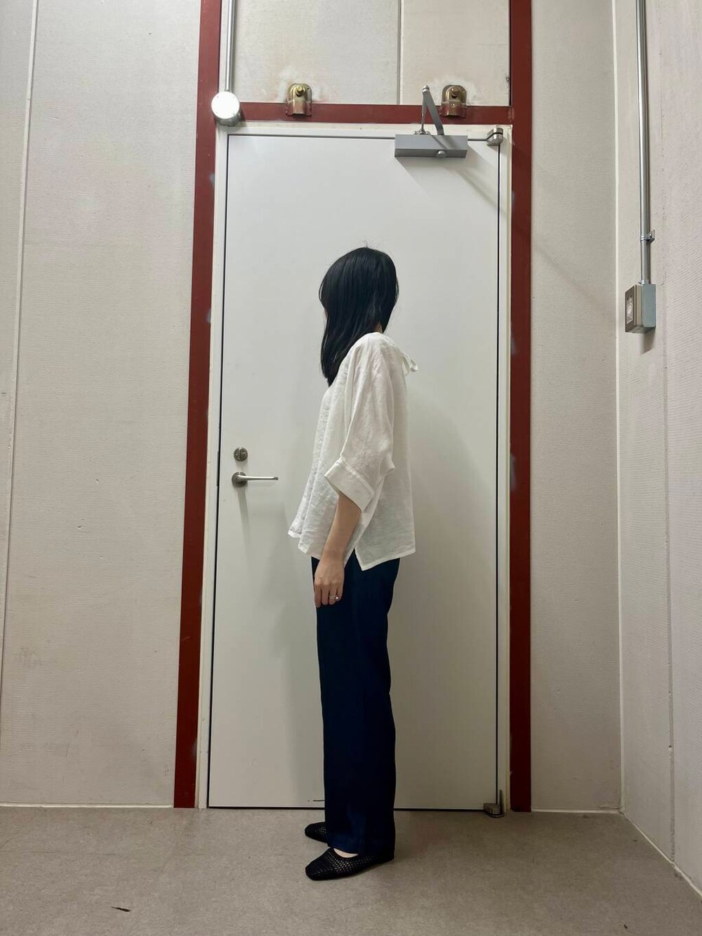 「リネン、newarrival、doors」｜「RODE SKOの『MADE IN JAPAN』スクエアメッシュフラットシューズ（パンプス、ブラック系）」を使った、pyonさん（レディース・161cm）の春コーディネートの2枚目の写真