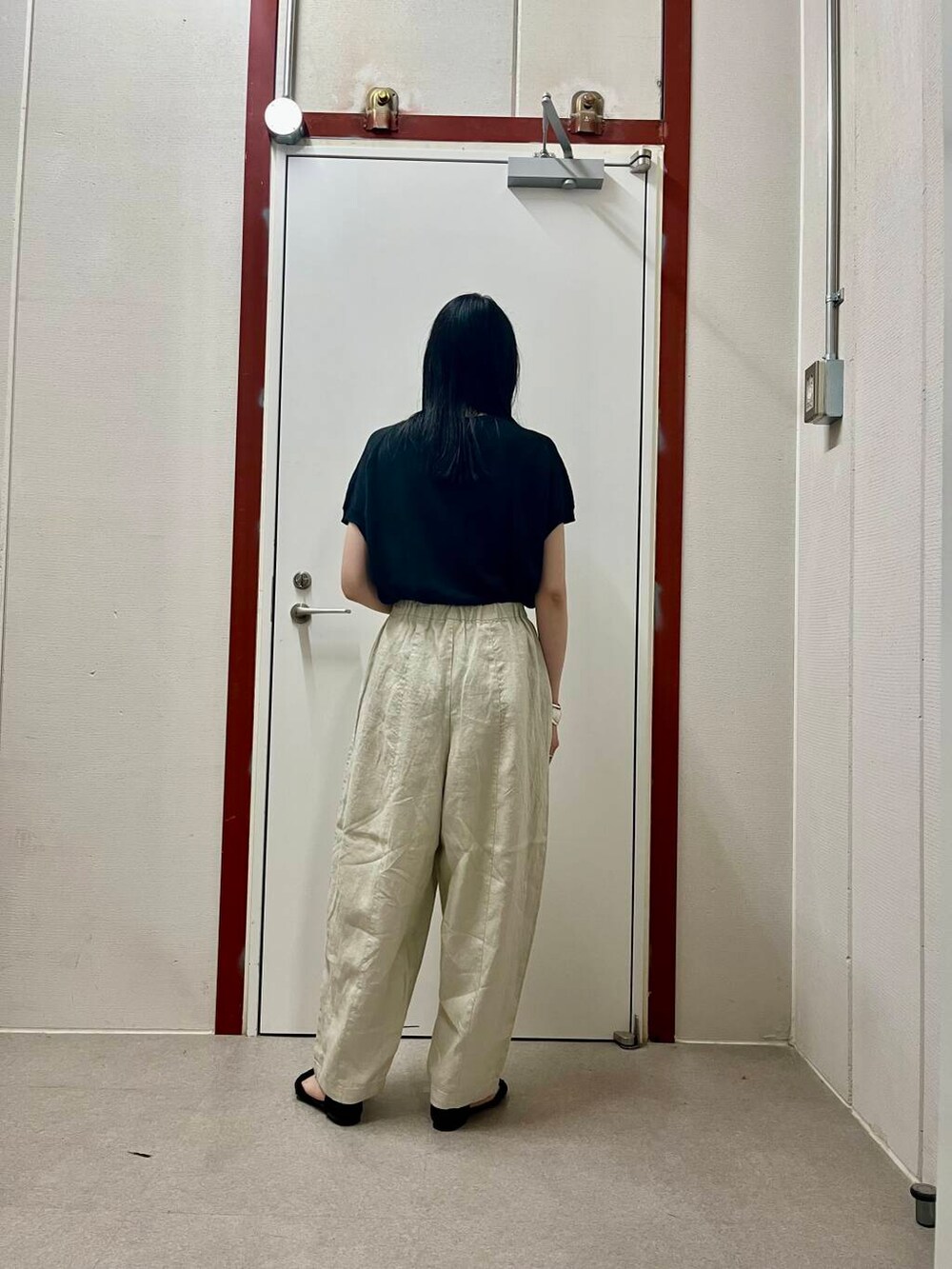 「かぐれ、newarrival、doors」｜「URBAN RESEARCH DOORSの『一部WEB限定カラー』セパレートフラットサンダル（サンダル、ブラック系）」を使った、pyonさん（レディース・161cm）の夏コーディネートの3枚目の写真
