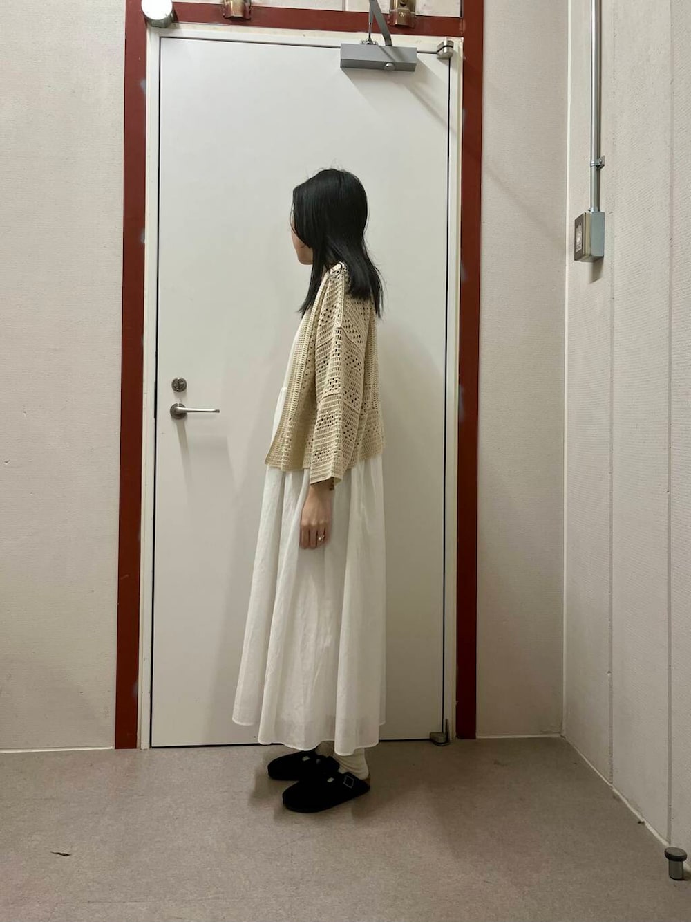 「newarrival、doors」｜「URBAN RESEARCH DOORSの2WAYタンクトップレイヤードワンピース（ワンピース、ホワイト系）」を使った、pyonさん（レディース・161cm）の春コーディネートの2枚目の写真