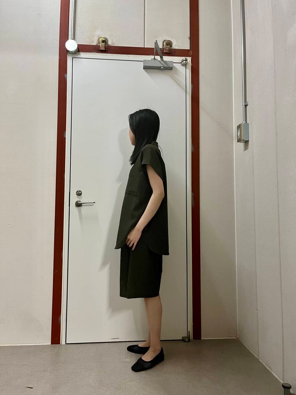 「RODESKO、newarrival、doors」｜「RODE SKOの『MADE IN JAPAN』スクエアメッシュフラットシューズ（パンプス、ブラック系）」を使った、pyonさん（レディース・161cm）の春コーディネートの2枚目の写真