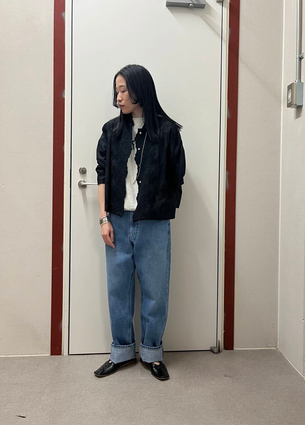 「newarrival、doors」｜「URBAN RESEARCH DOORSの『別注』Lee101×DOORS　STRAIGHT PANTS（デニムパンツ、ブルー系）」を使った、pyonさん（レディース・161cm）の春コーディネートの2枚目の写真