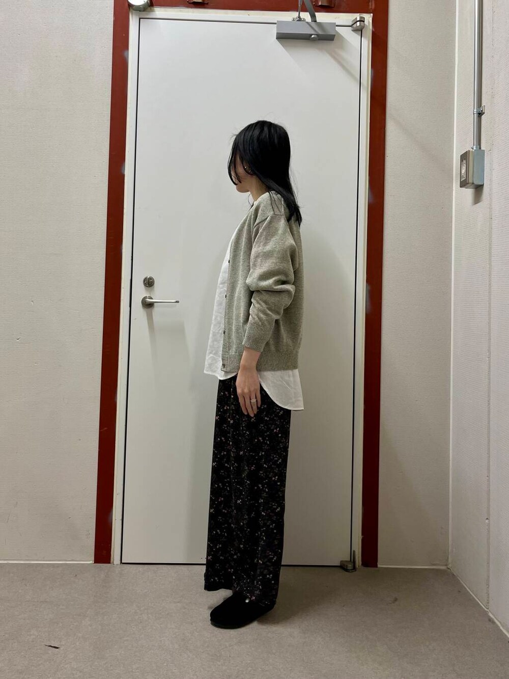 「かぐれ、newarrival」｜「かぐれのリネンクルーネックプルオーバー（シャツ/ブラウス、ホワイト系）」を使った、pyonさん（レディース・161cm）の春コーディネートの3枚目の写真